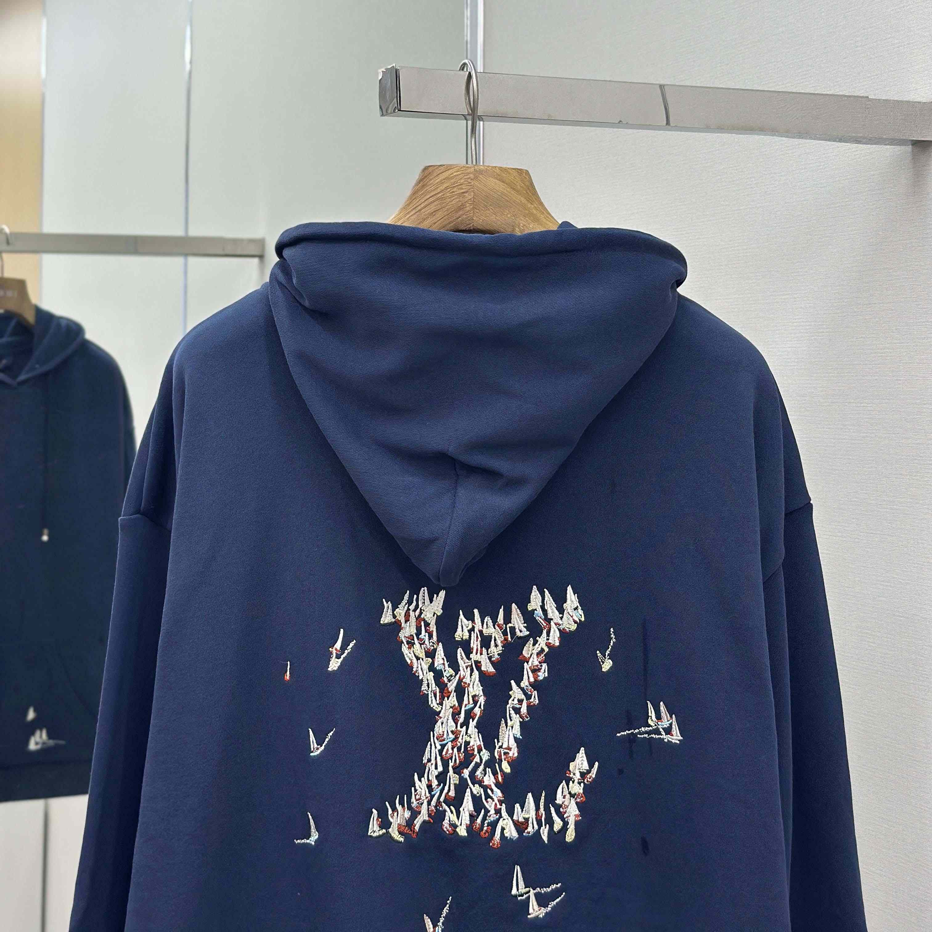 Louis Vuitton Embroidered Signature Hoodie   1AHW68 - EUR FASHION