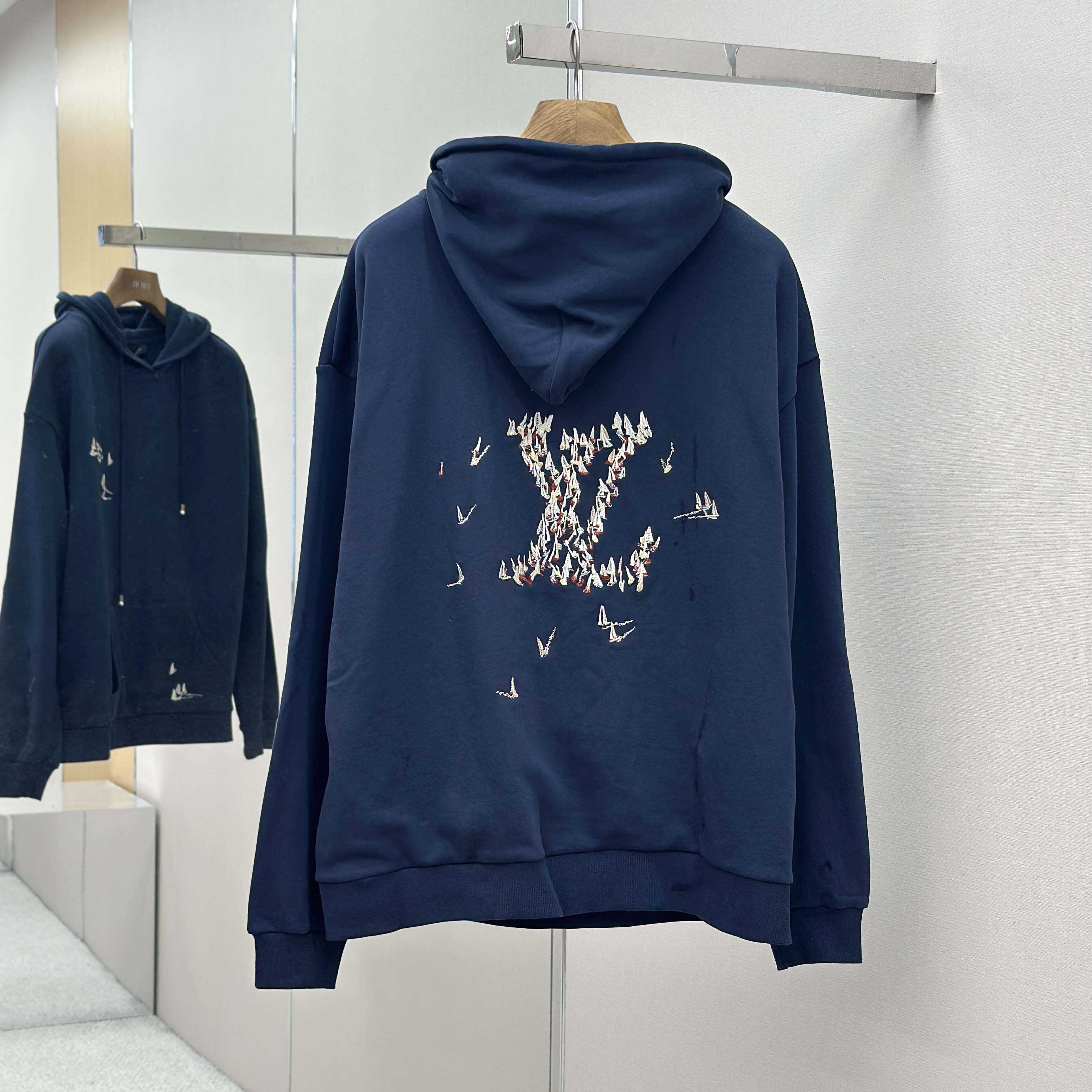 Louis Vuitton Embroidered Signature Hoodie   1AHW68 - EUR FASHION