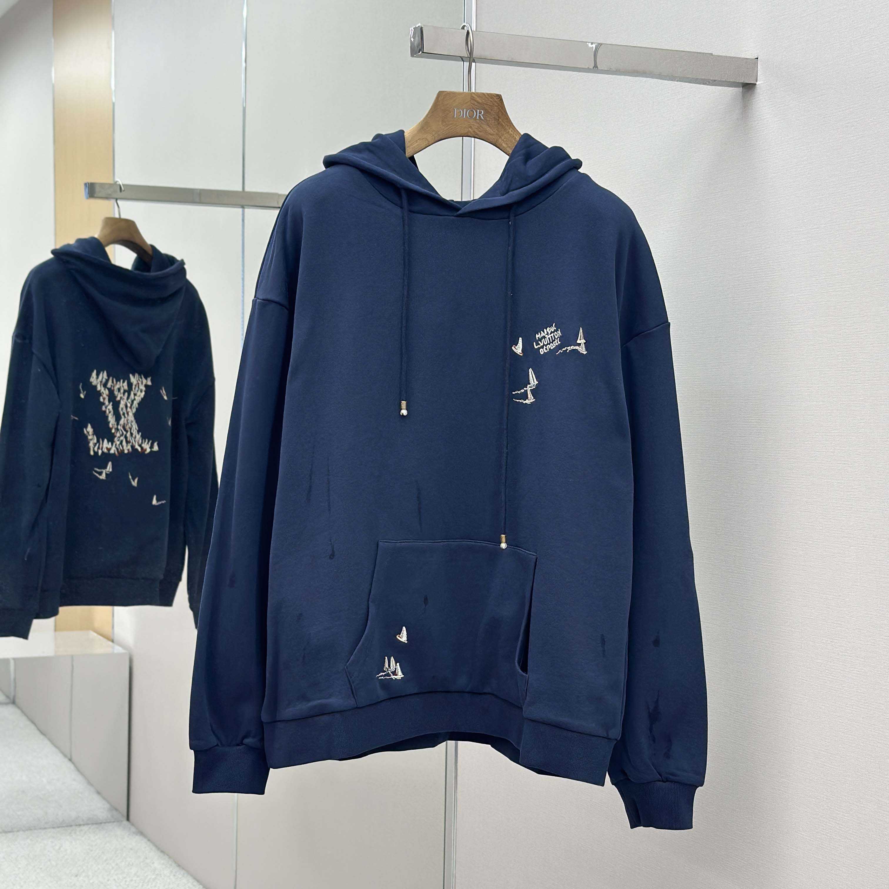 Louis Vuitton Embroidered Signature Hoodie   1AHW68 - EUR FASHION