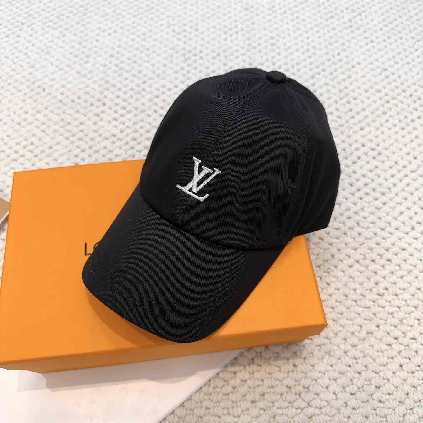 Louis Vuitton Cap - EUR FASHION
