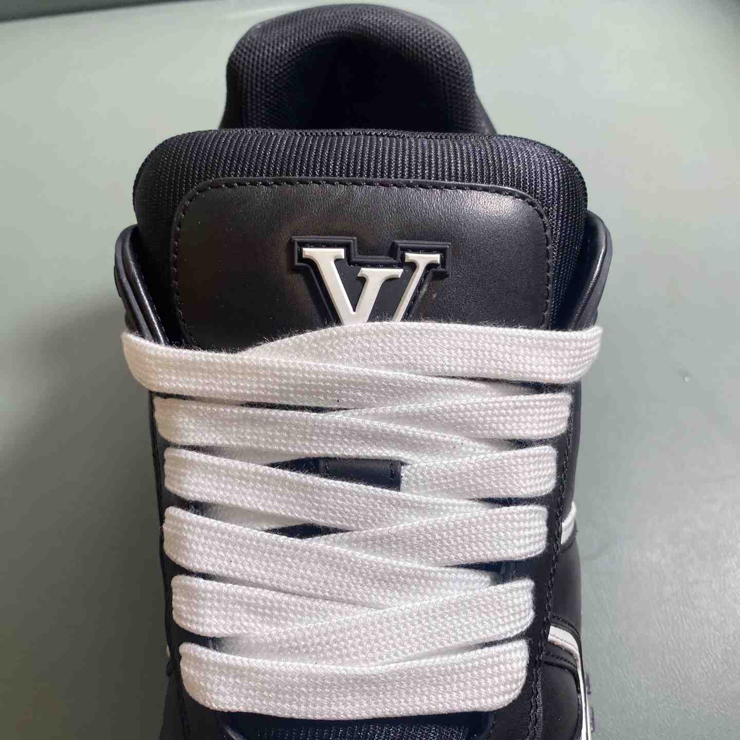 Louis Vuitton Run Away Maxi Sneaker   1AHSS1 - EUR FASHION