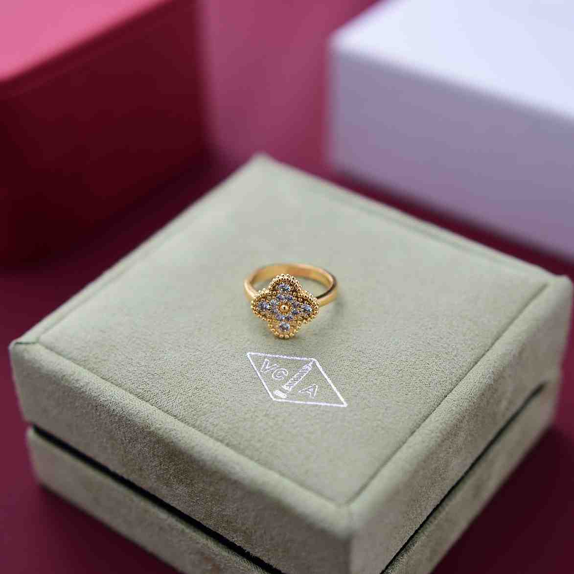 Van Cleef & Arpels Rings - EUR FASHION