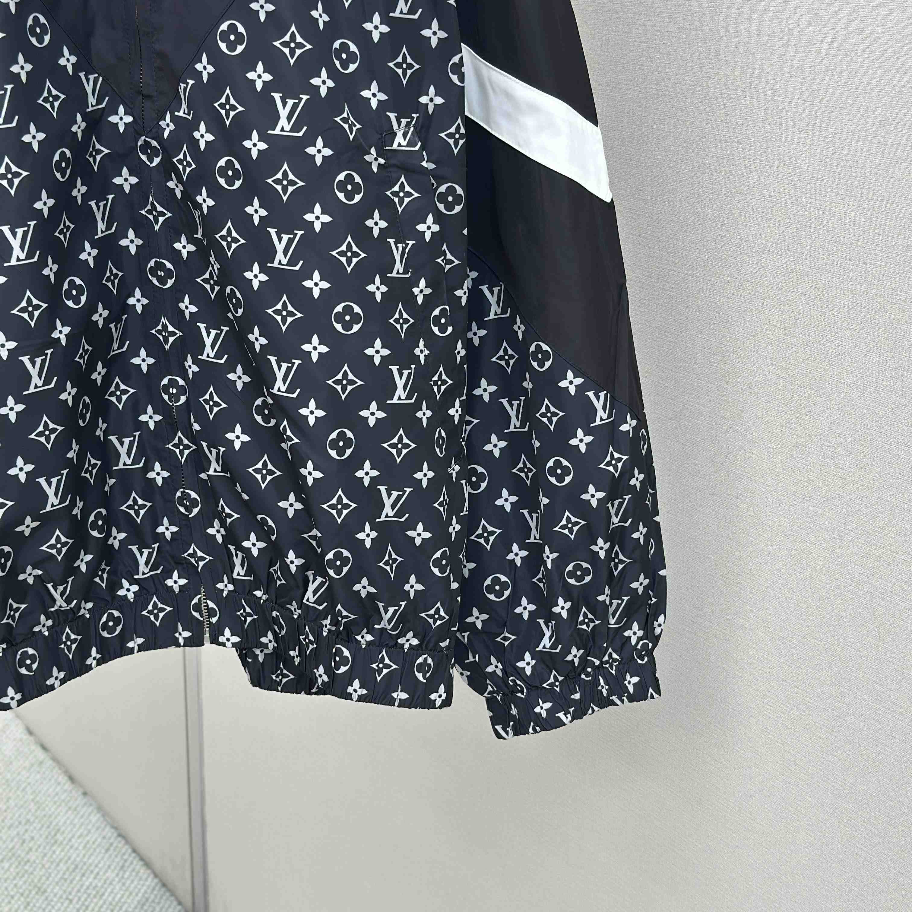 Louis Vuitton Monogram Printed Nylon Tracksuit Top   1AILQ5 - EUR FASHION
