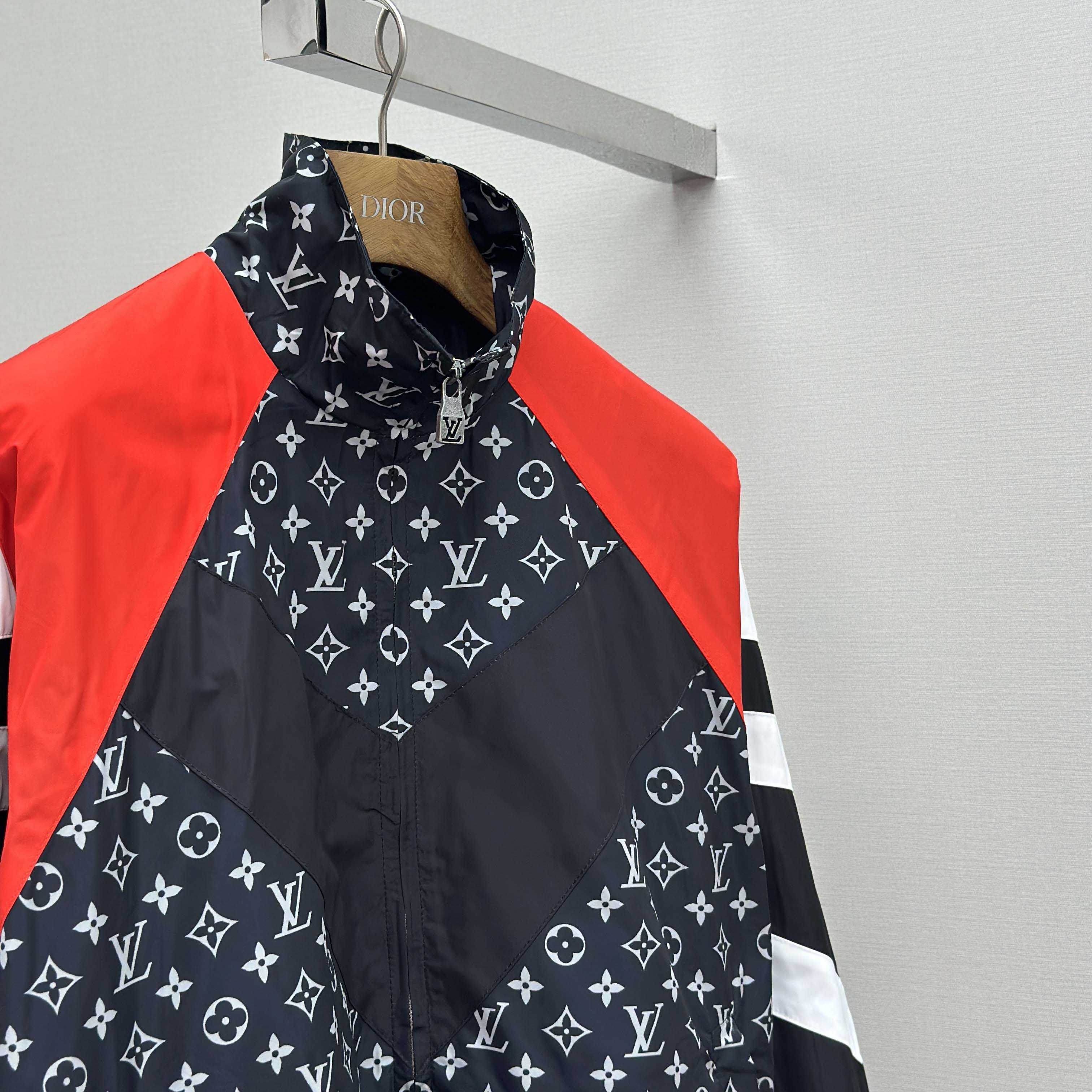 Louis Vuitton Monogram Printed Nylon Tracksuit Top   1AILQ5 - EUR FASHION