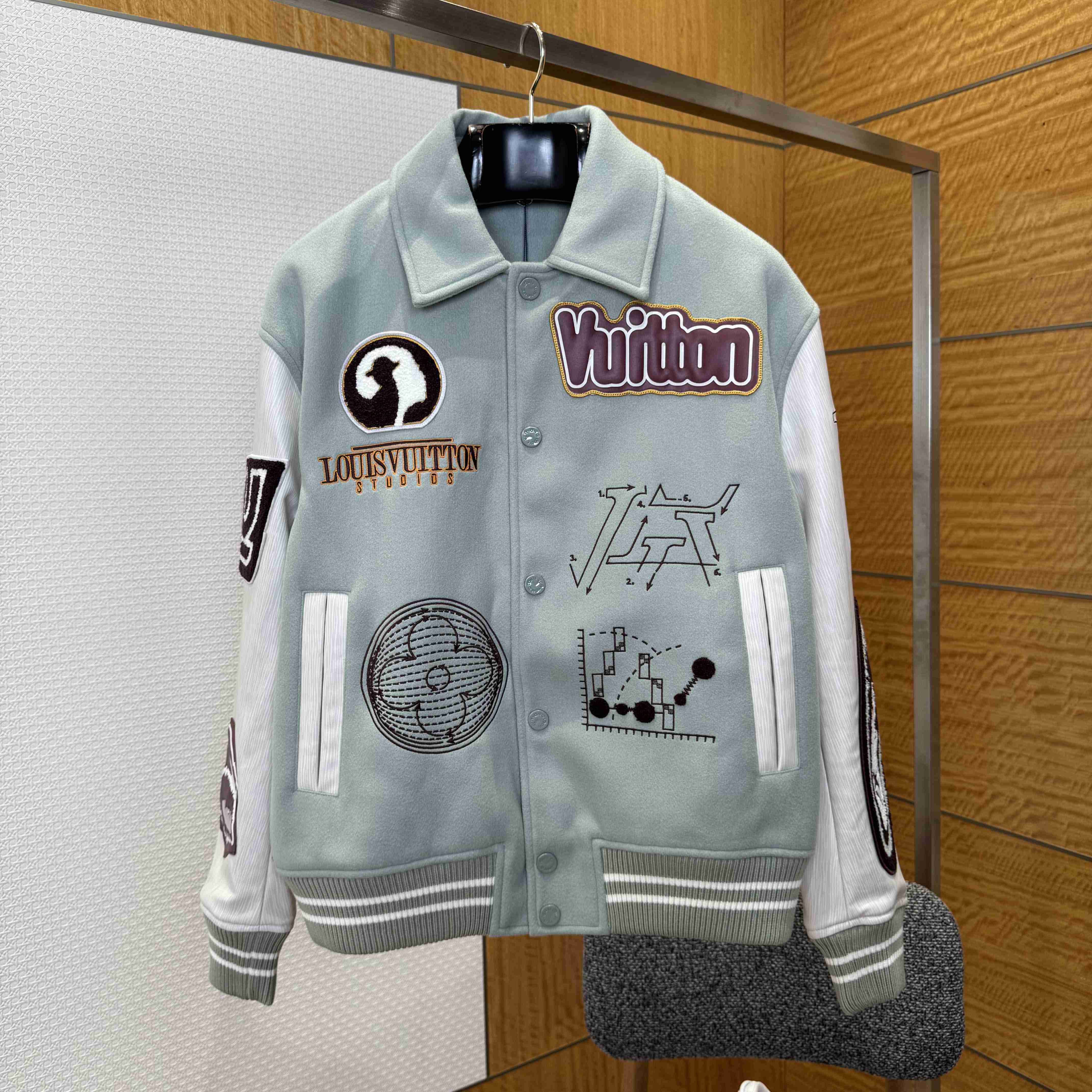 Louis Vuitton Varsity Leather Blouson   1ABY6D - EUR FASHION