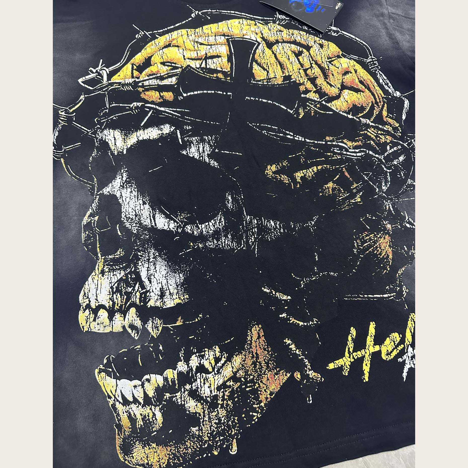 Hellstar Classic T-Shirt  - EUR FASHION