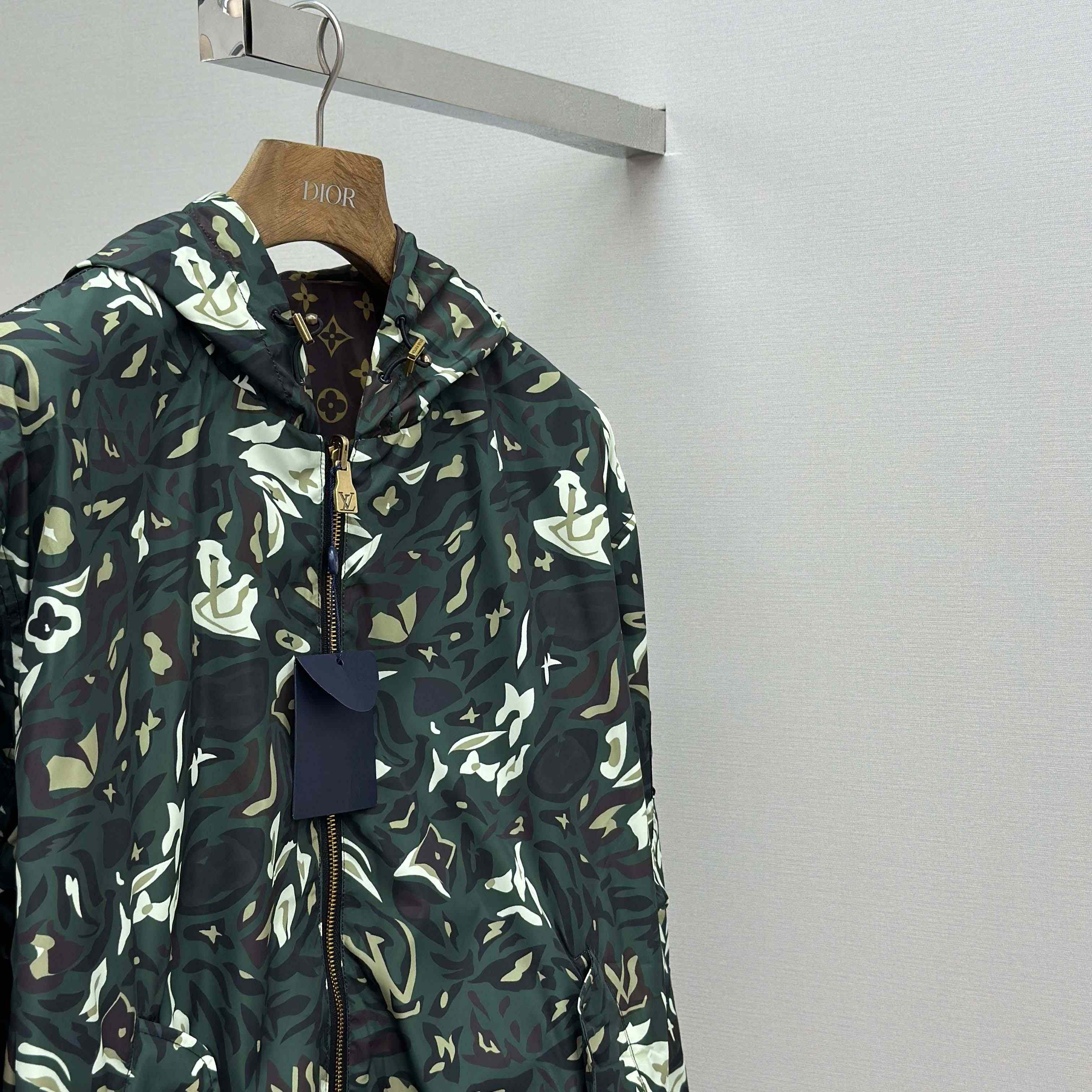 Louis Vuitton Monogram Reversible Windbreaker   1AILQT - EUR FASHION