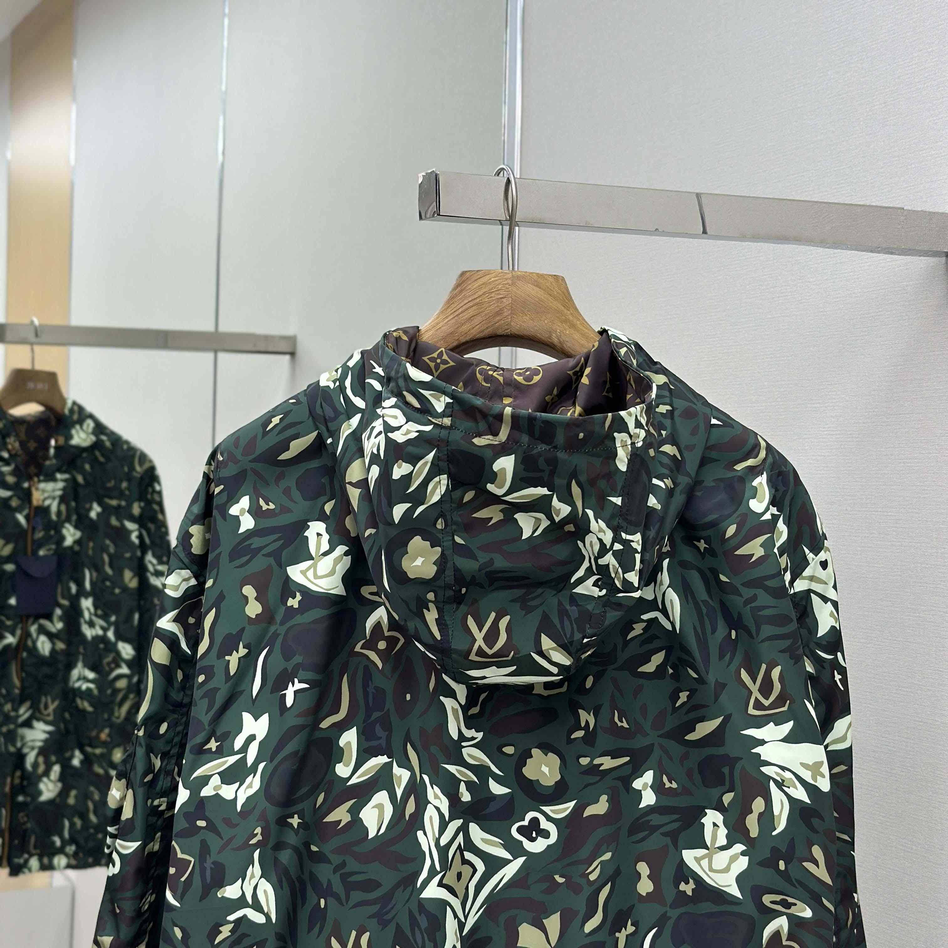 Louis Vuitton Monogram Reversible Windbreaker   1AILQT - EUR FASHION