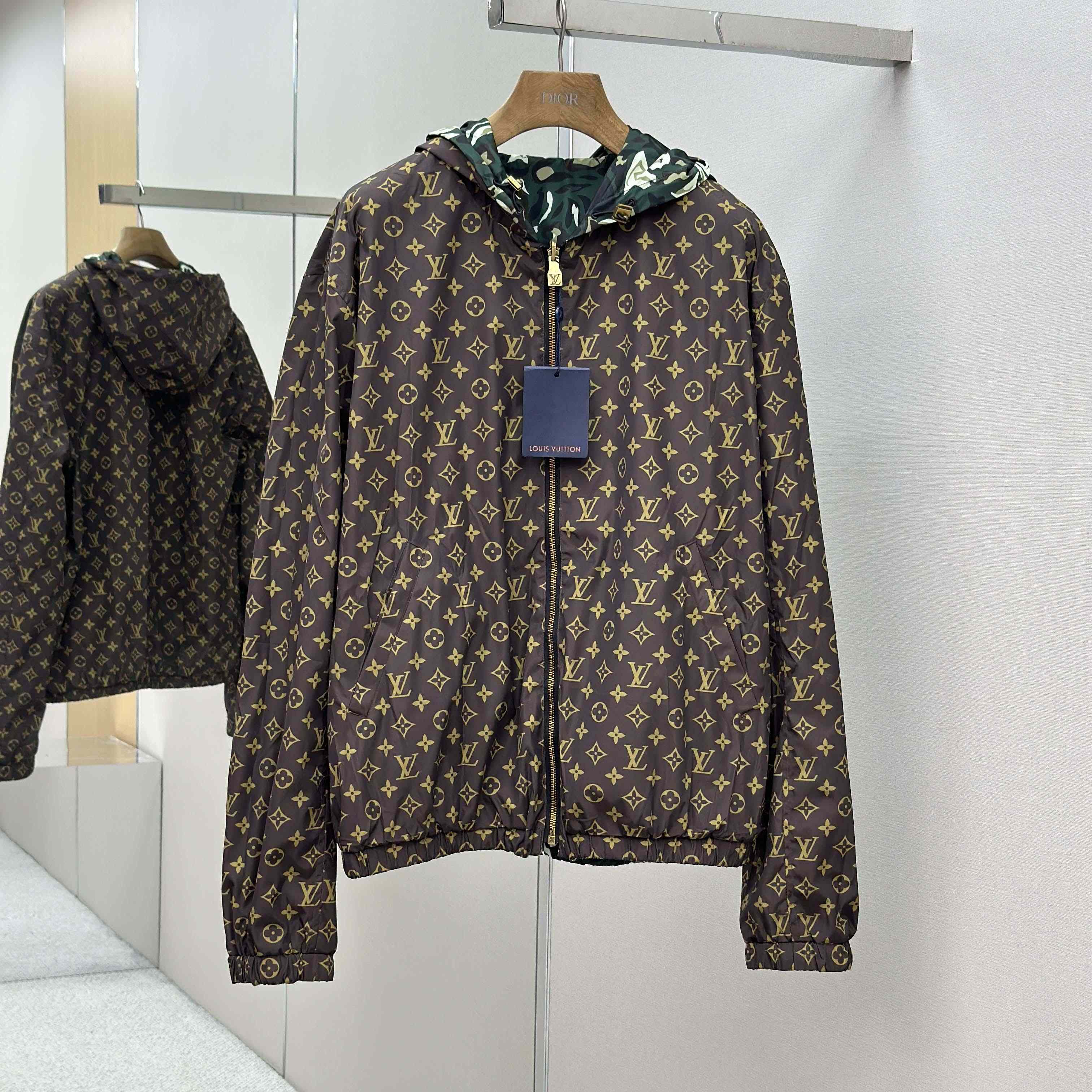 Louis Vuitton Monogram Reversible Windbreaker   1AILQT - EUR FASHION
