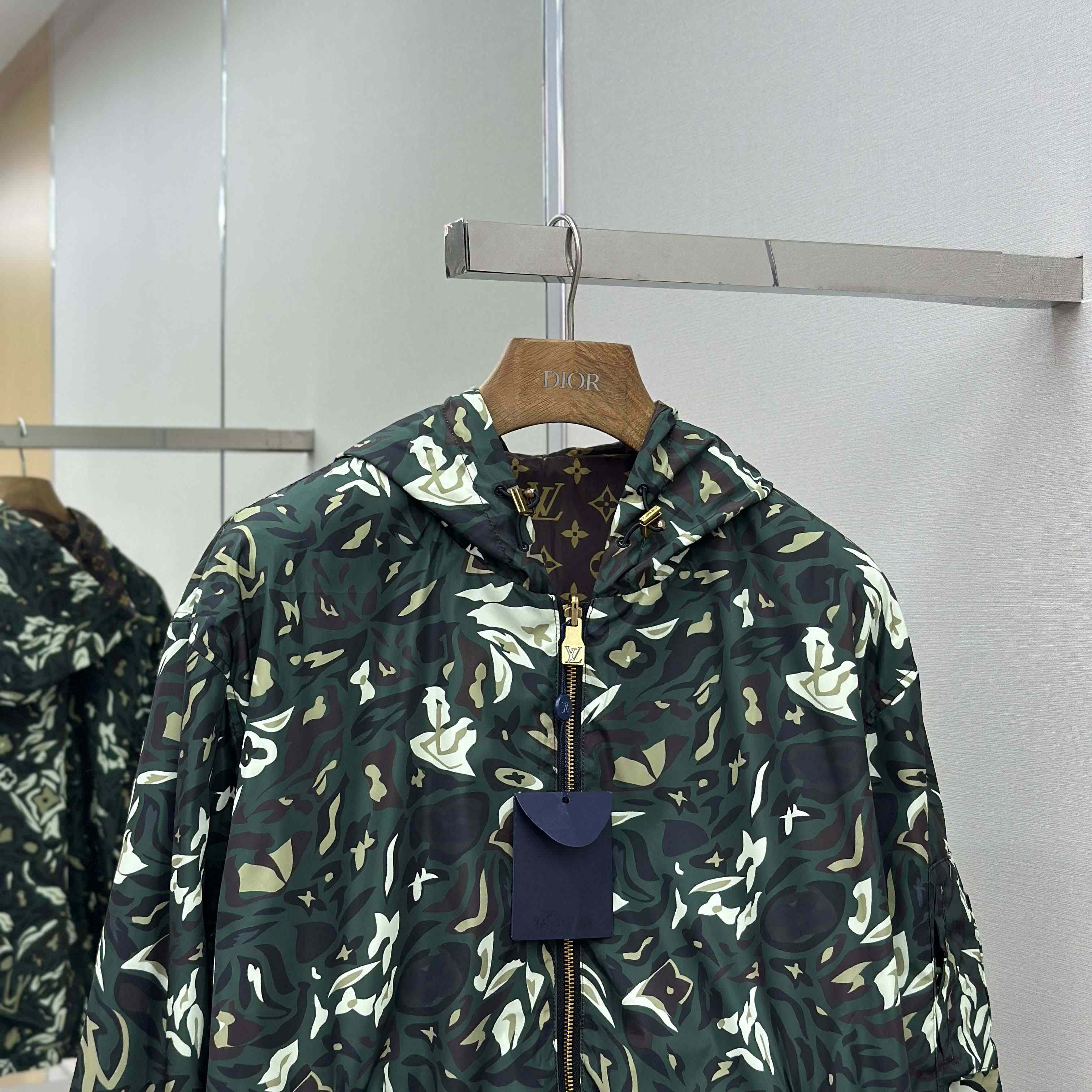 Louis Vuitton Monogram Reversible Windbreaker   1AILQT - EUR FASHION