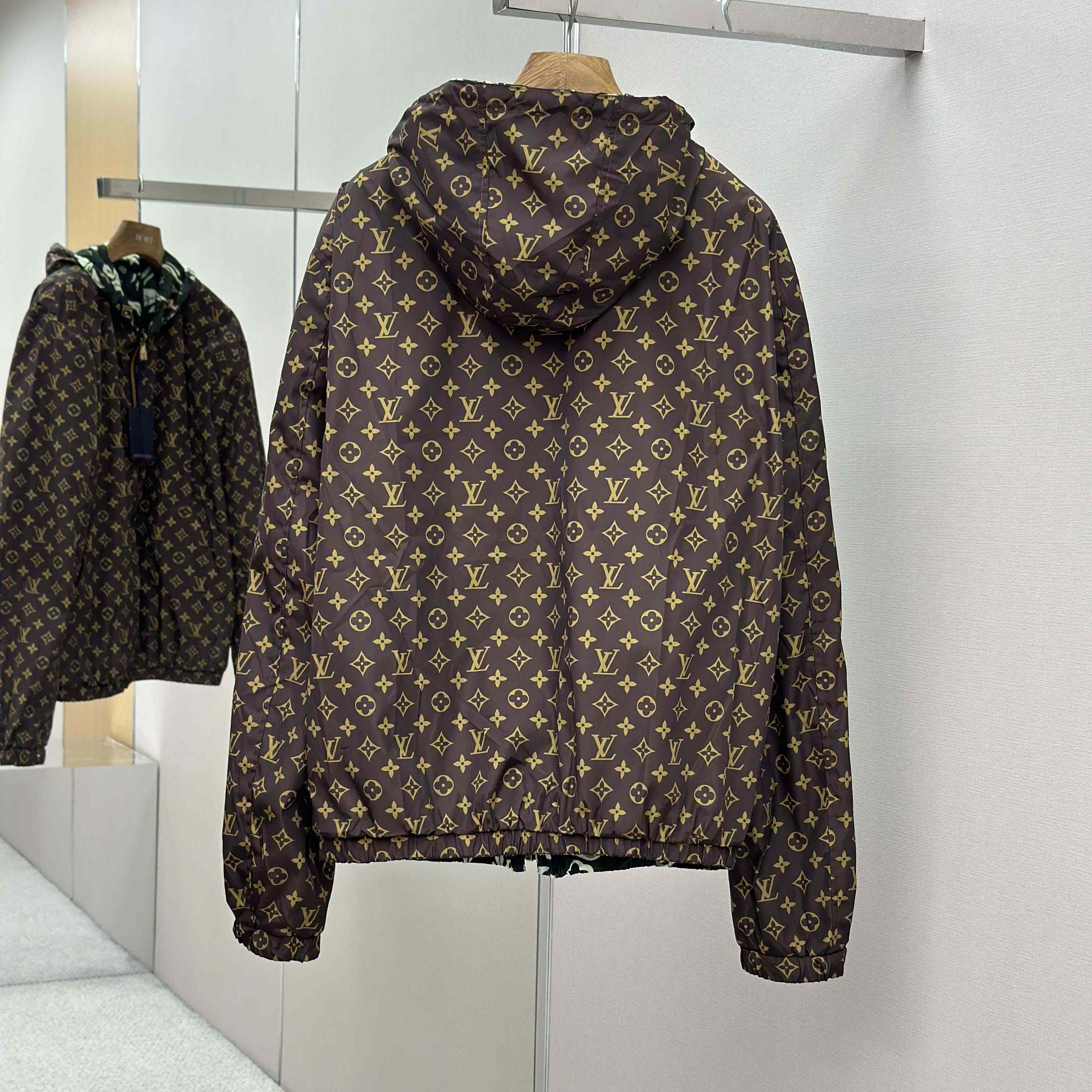 Louis Vuitton Monogram Reversible Windbreaker   1AILQT - EUR FASHION