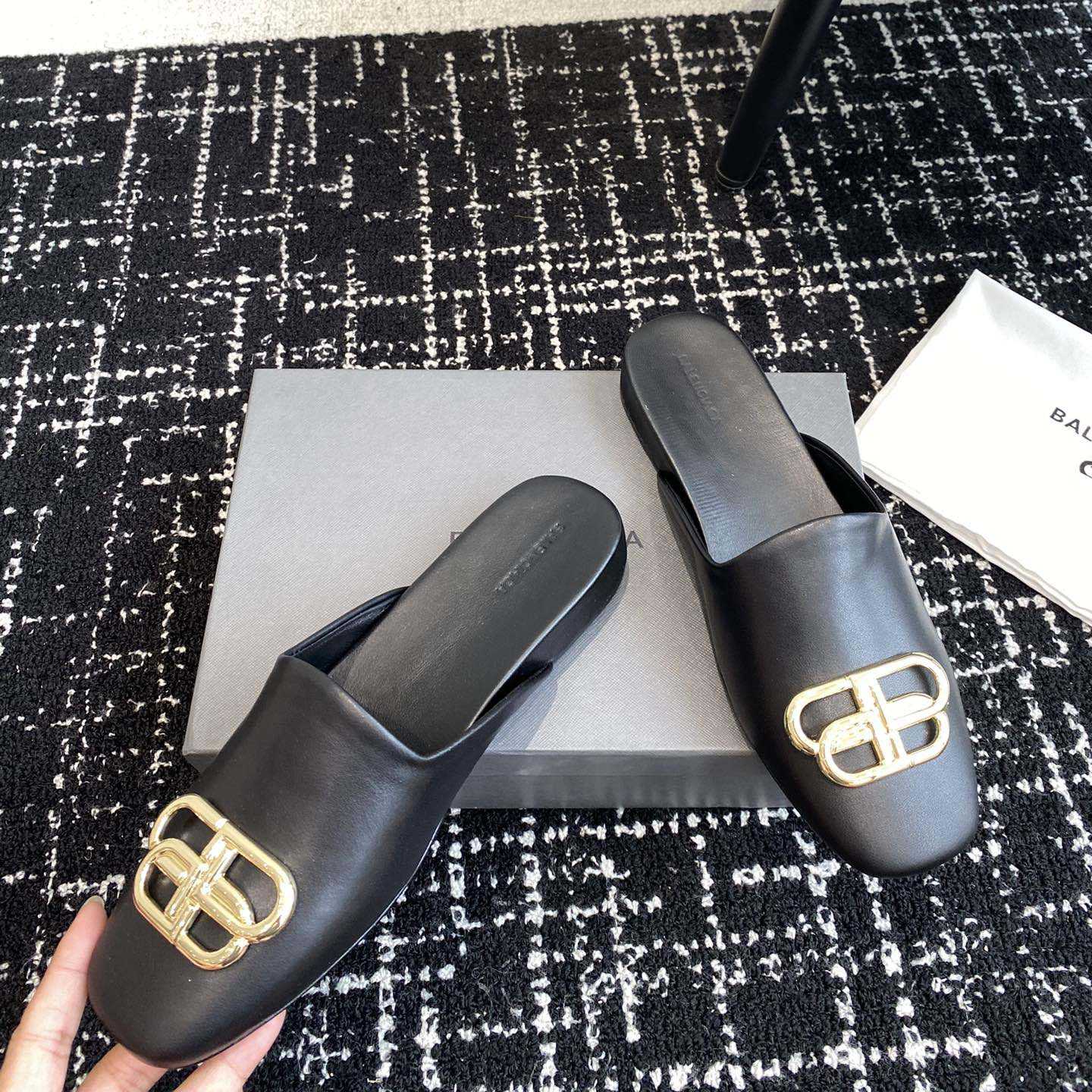 Balenciaga Flat Cosy BB Mule Slide Sandals - EUR FASHION