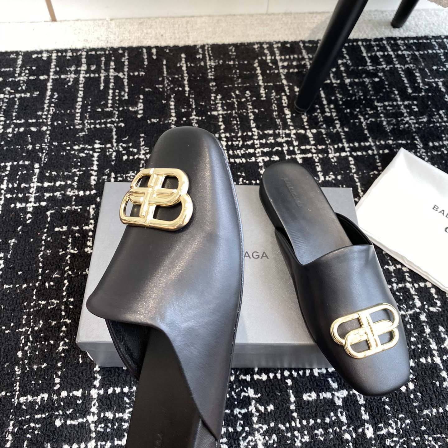 Balenciaga Flat Cosy BB Mule Slide Sandals - EUR FASHION