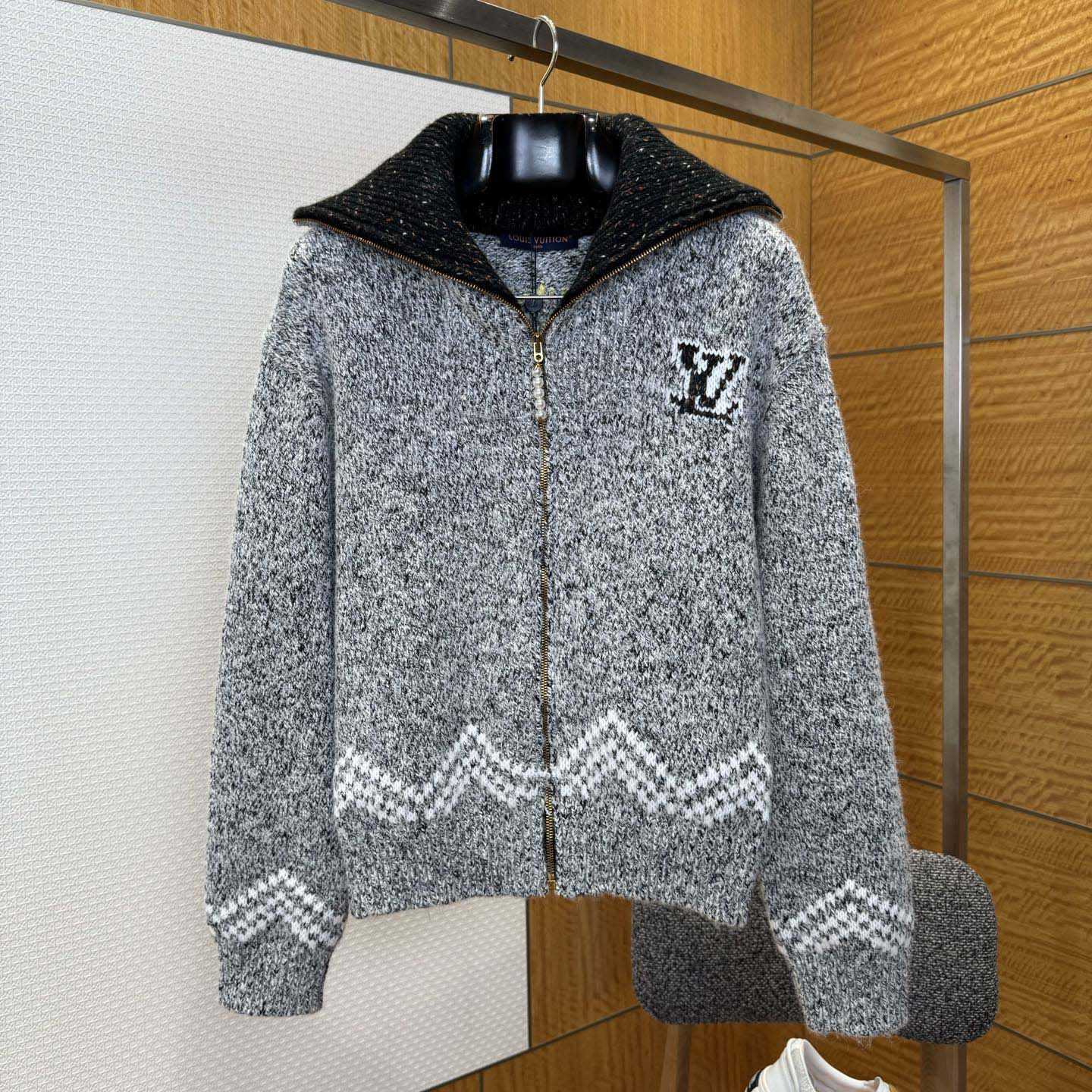 Louis Vuitton Zippered Knitted Blouson   1AIMD0 - EUR FASHION