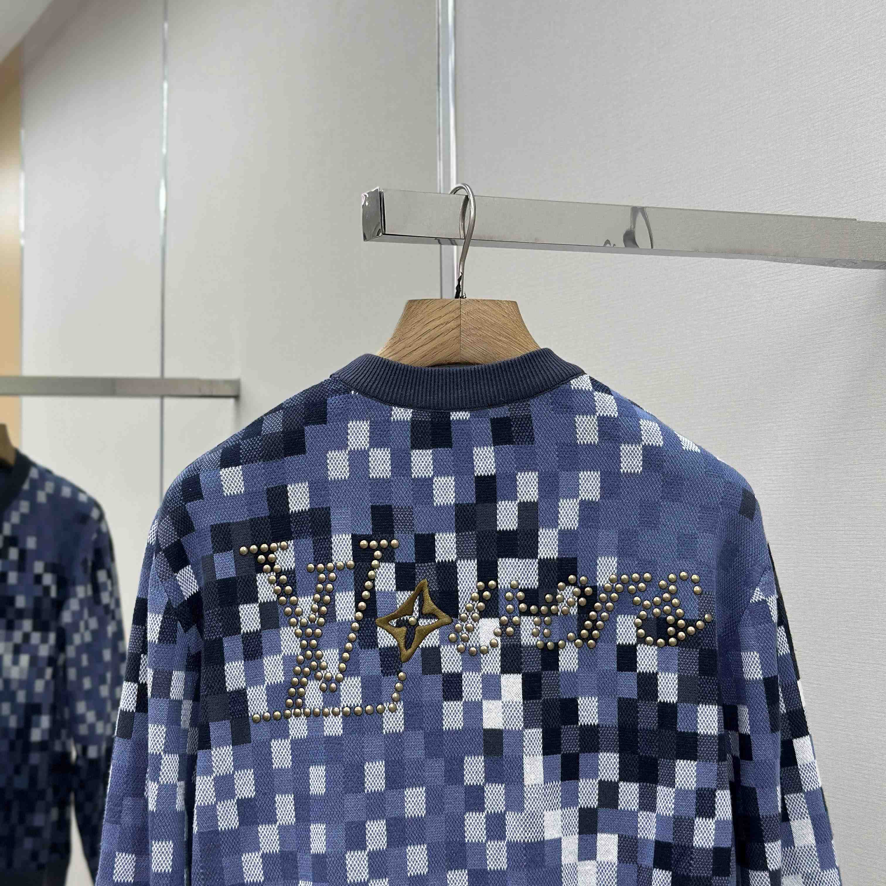 Louis Vuitton LV Vers Damoflage Jacquard Pullover   1AGHTO - EUR FASHION