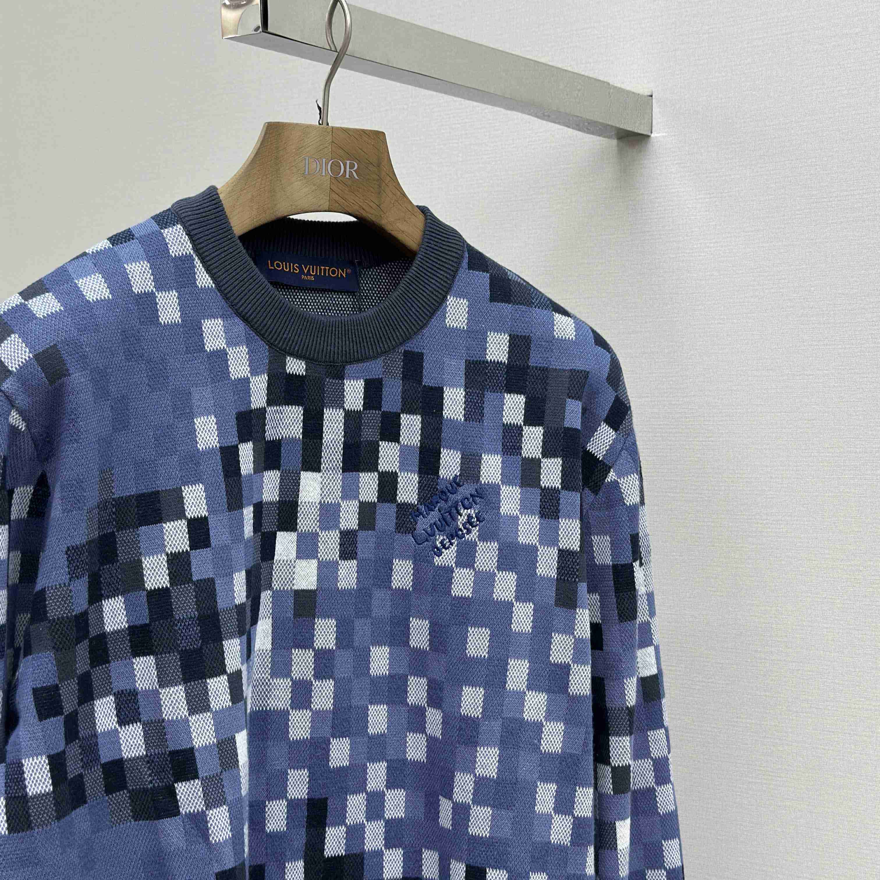 Louis Vuitton LV Vers Damoflage Jacquard Pullover   1AGHTO - EUR FASHION