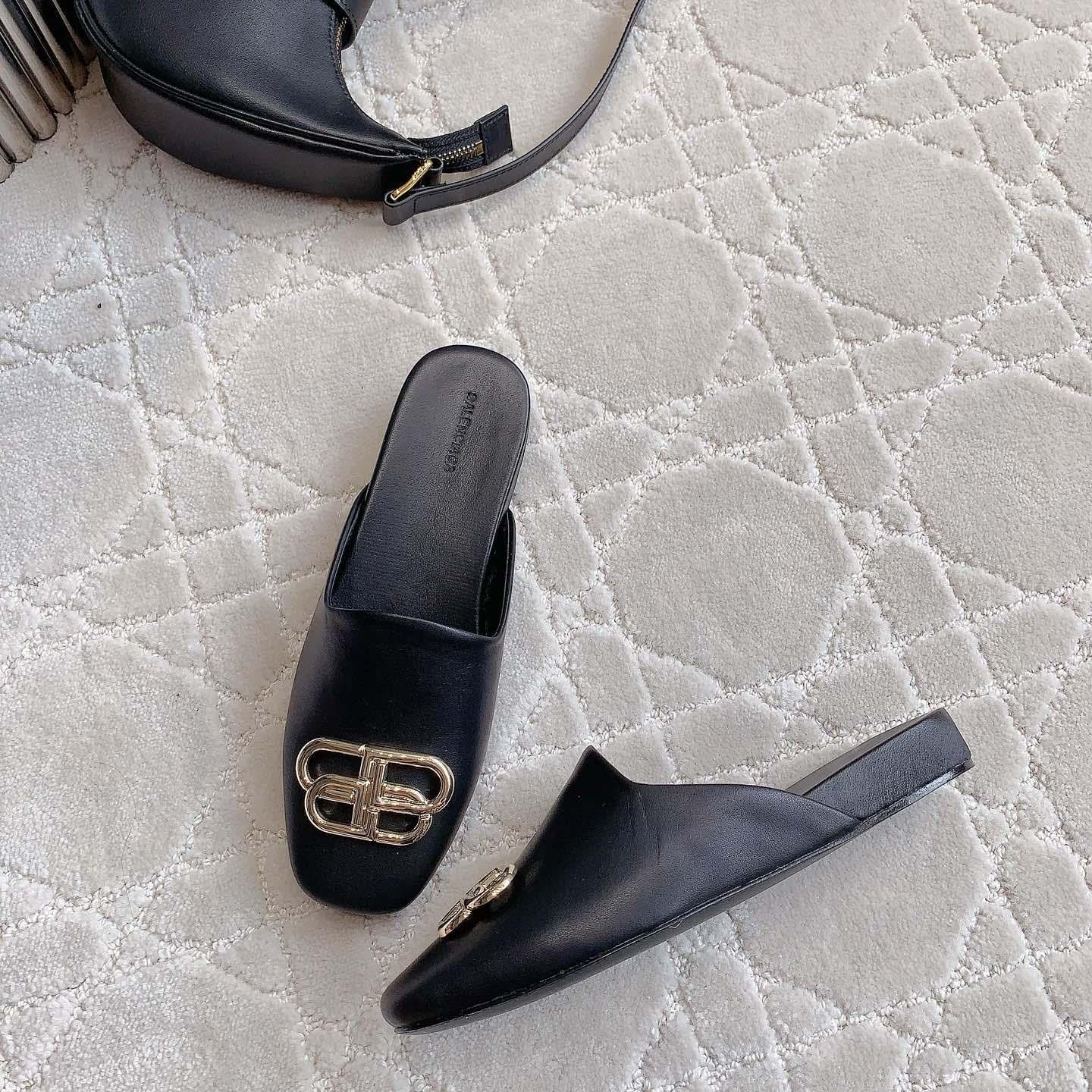 Balenciaga Flat Cosy BB Mule Slide Sandals - EUR FASHION