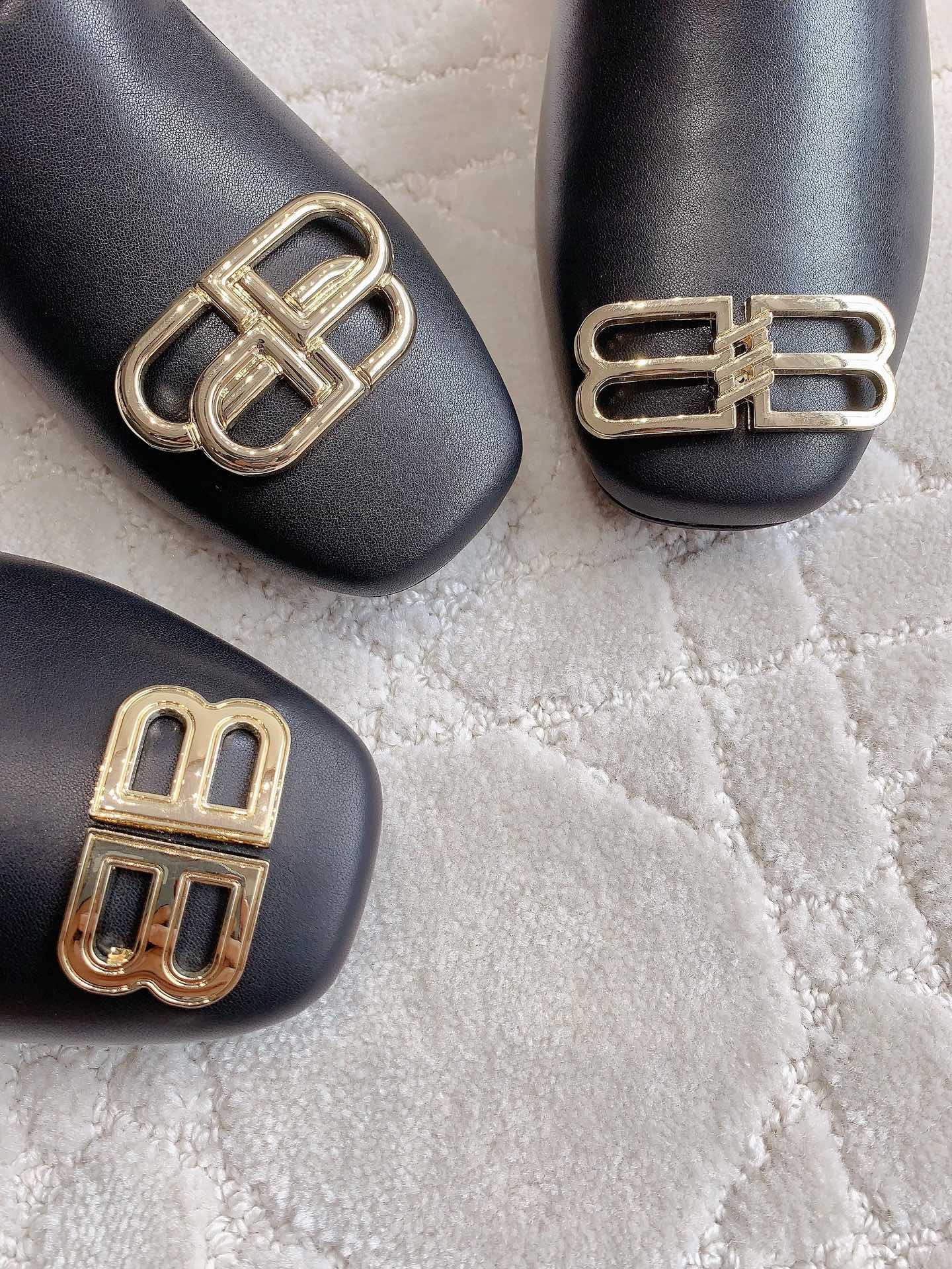 Balenciaga Flat Cosy BB Mule Slide Sandals - EUR FASHION