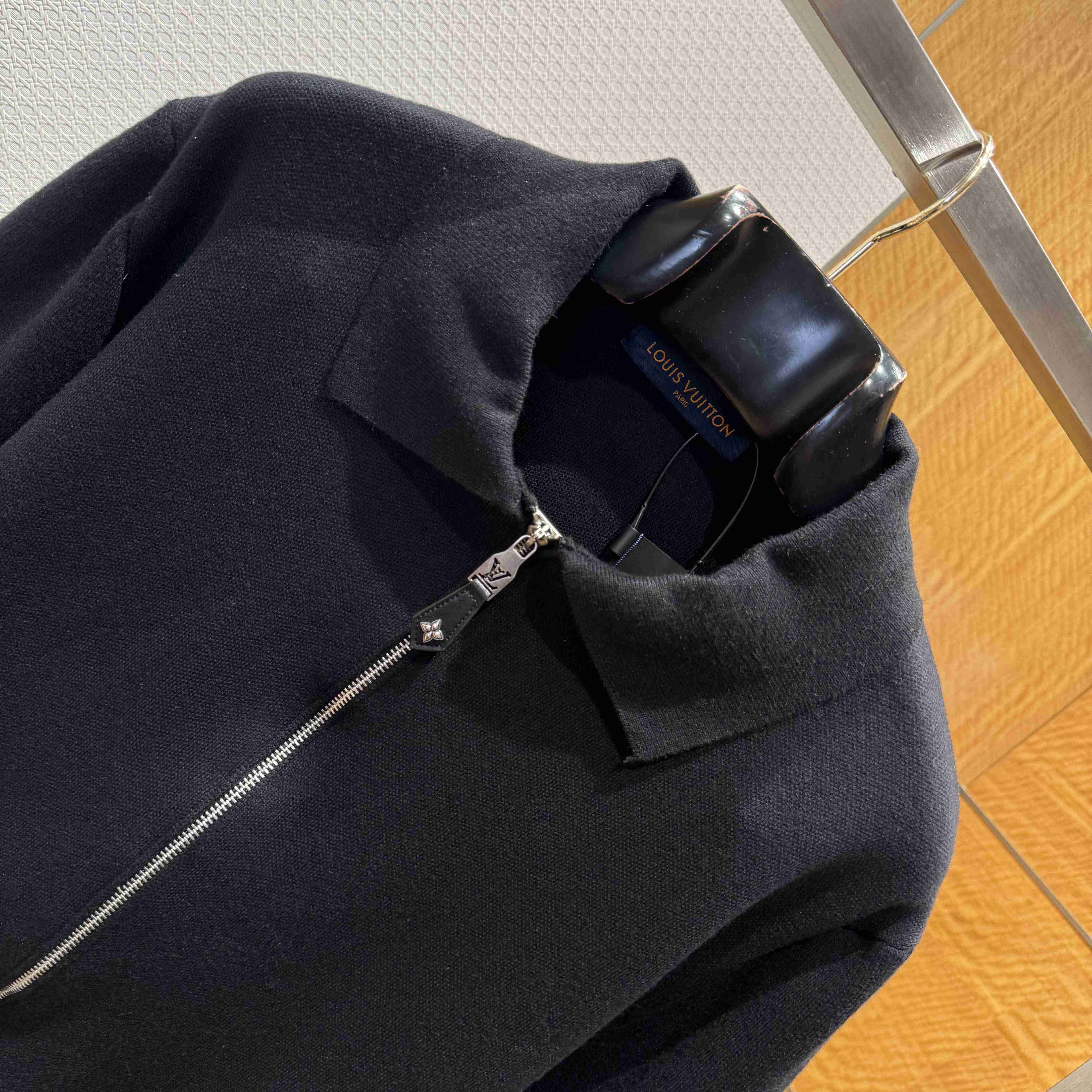 Louis Vuitton Knit Blouson With Leather Details   1AH346 - EUR FASHION