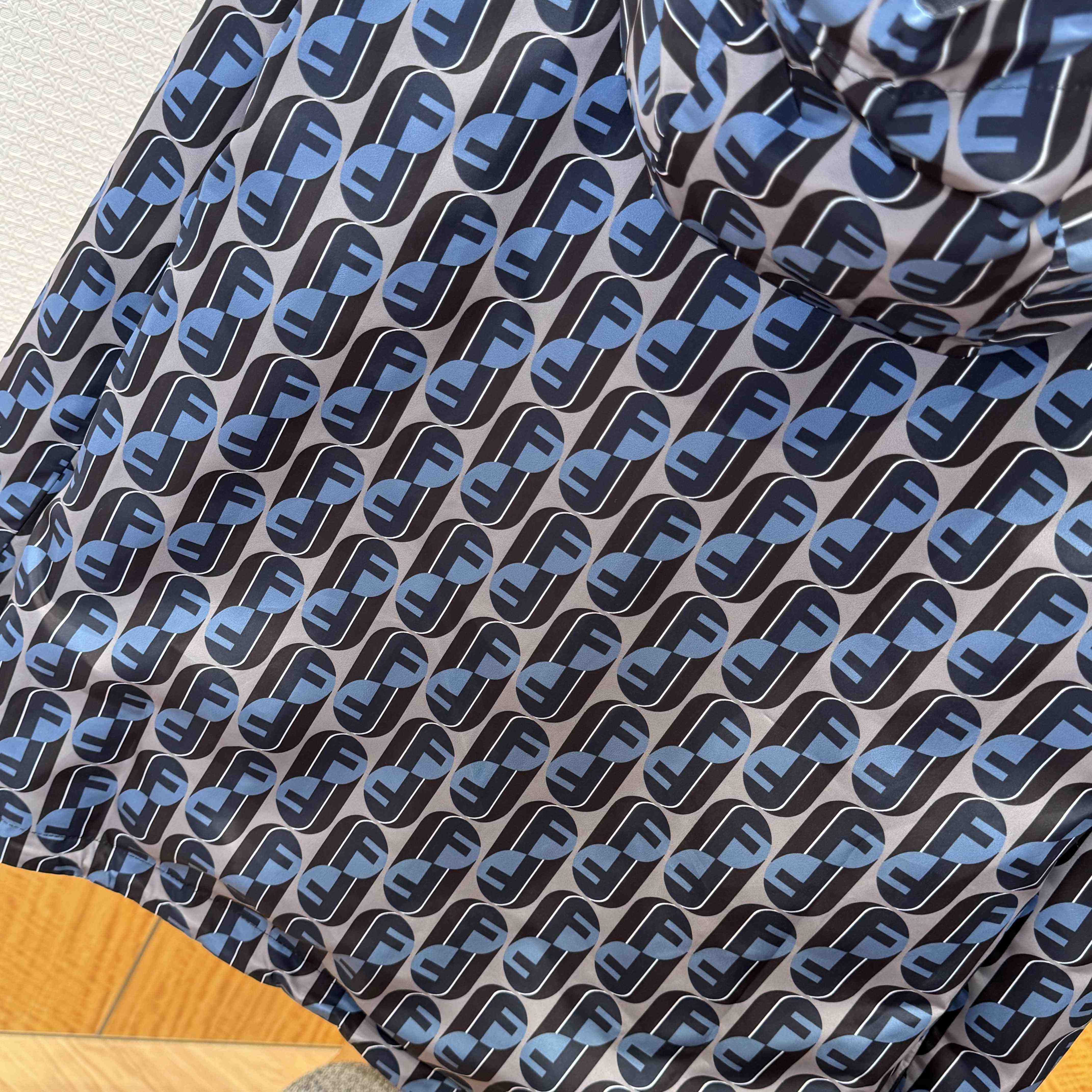 Fendi Men's Reversible Nylon Windbreaker - EUR FASHION