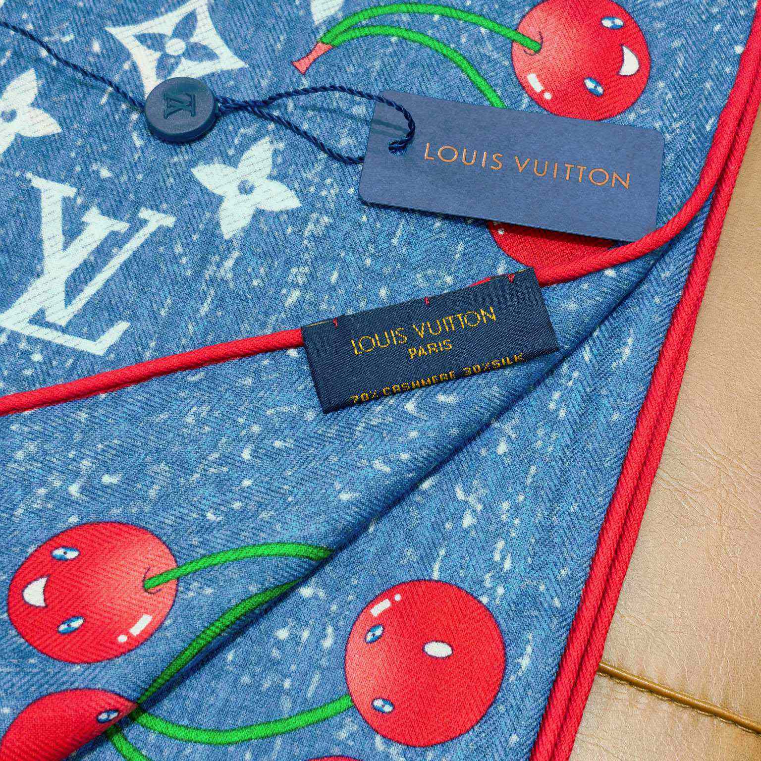 Louis Vuitton LV x TM Monogram Shawl   140*140cm - EUR FASHION