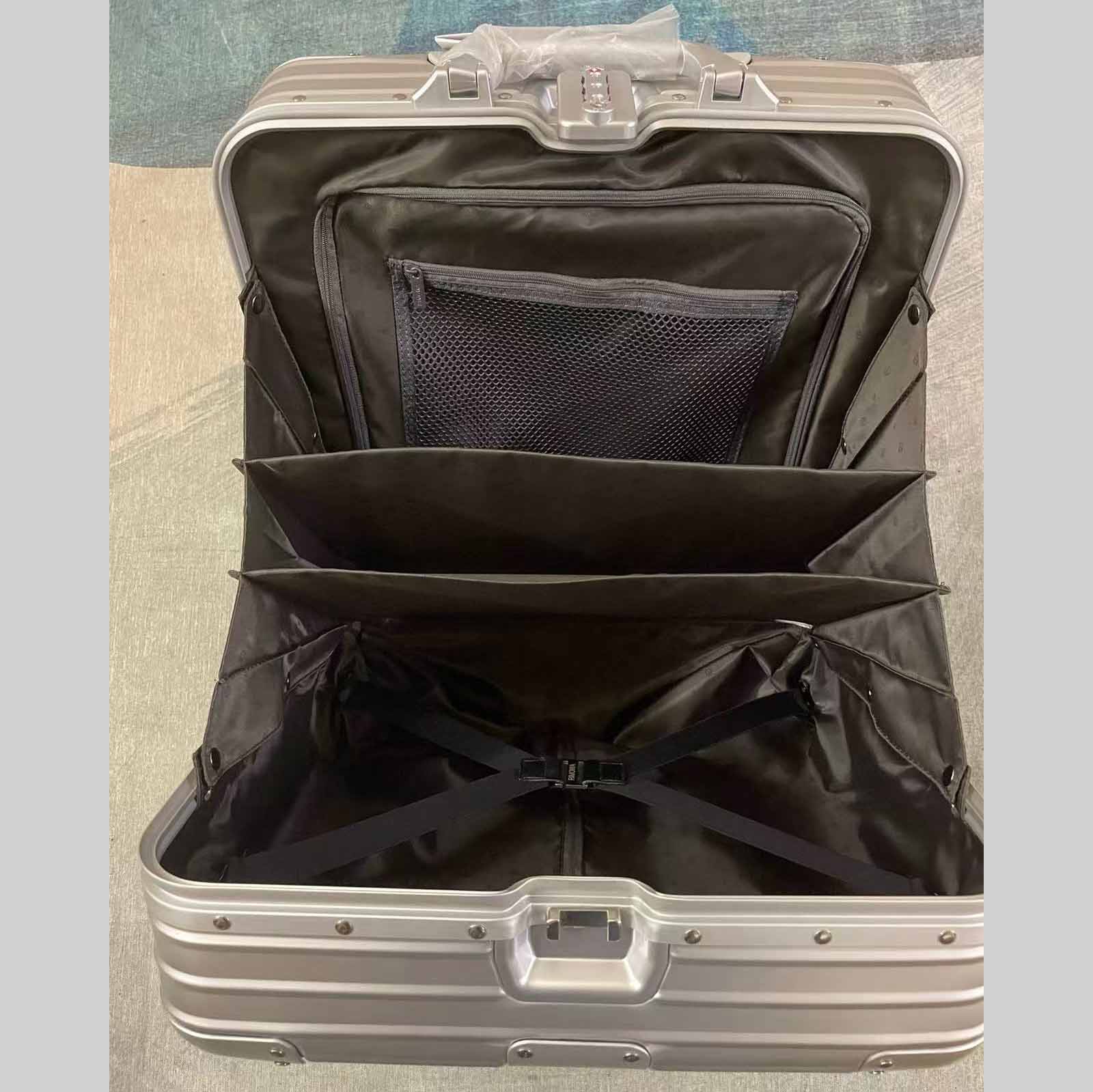 Rimowa Luggage    - EUR FASHION