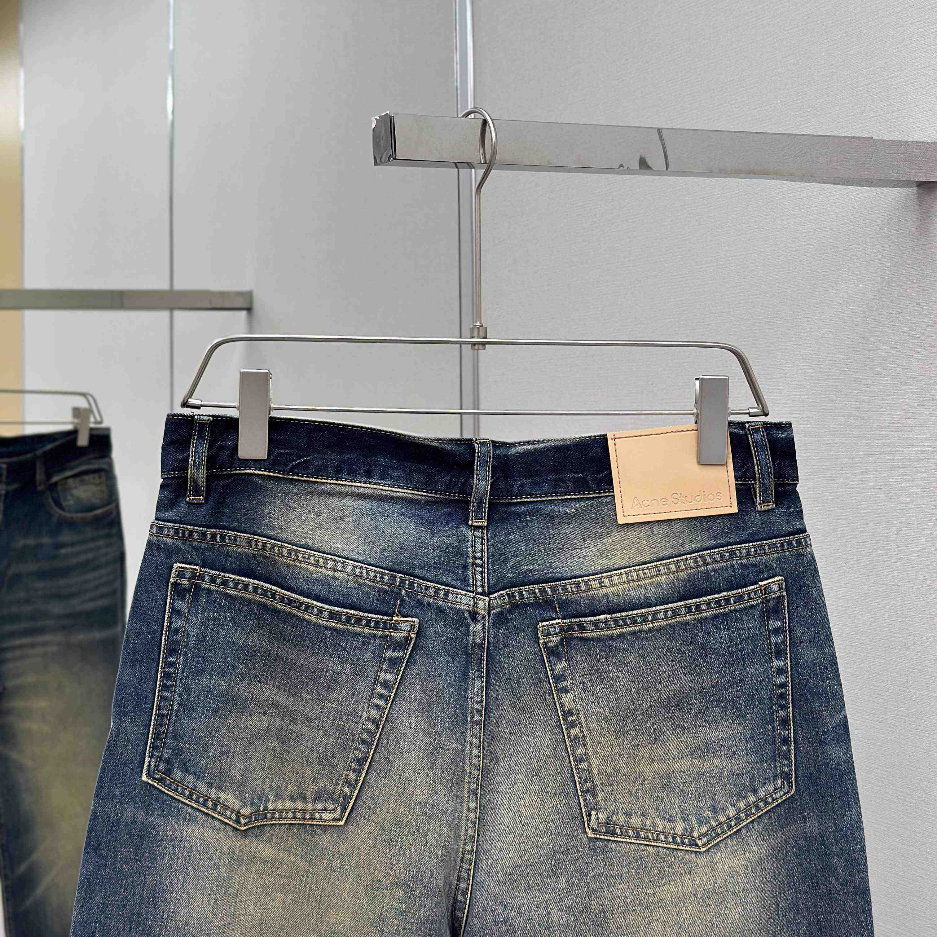 Acne Studios Regular Fit Jeans 2010 - EUR FASHION