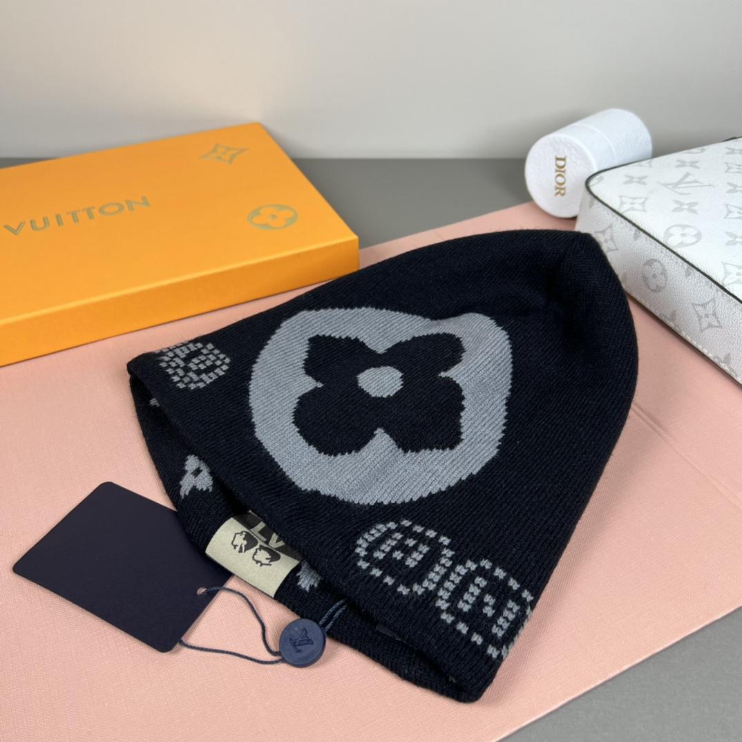 Louis Vuitton LV Fit Monogram Beanie   M5226A - EUR FASHION