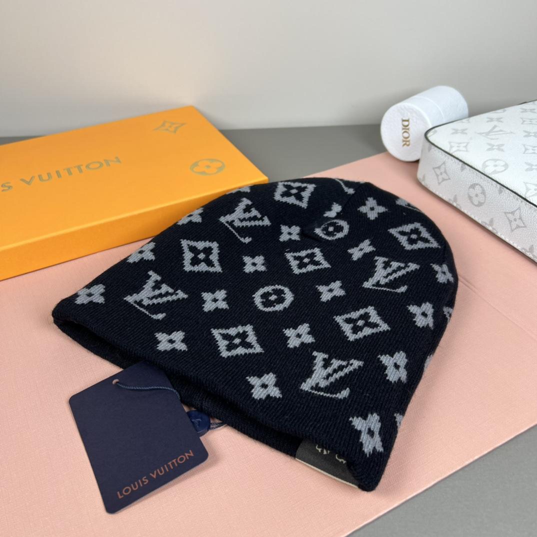 Louis Vuitton LV Fit Monogram Beanie   M5226A - EUR FASHION