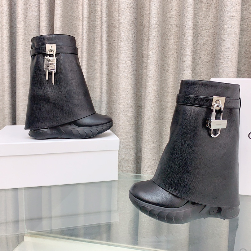Givenchy Shark Lock Boots - EUR FASHION