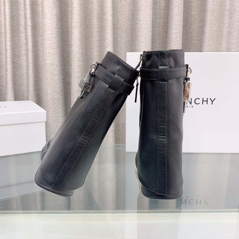 Givenchy Shark Lock Boots - EUR FASHION