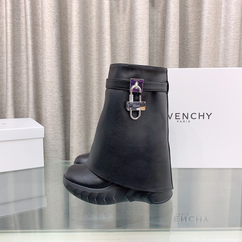 Givenchy Shark Lock Boots - EUR FASHION