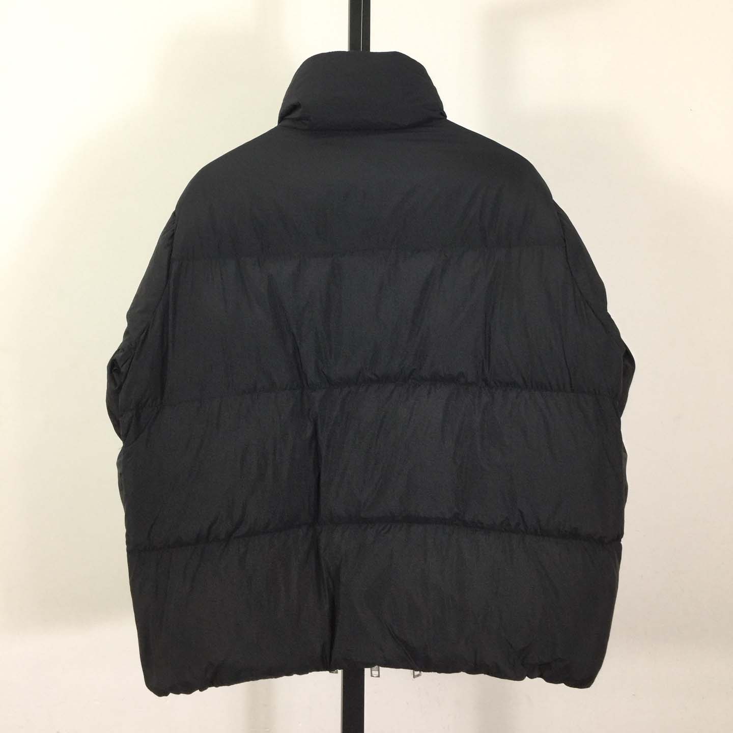 Moncler X Willow Smith Yael Down Jacket In Black - EUR FASHION