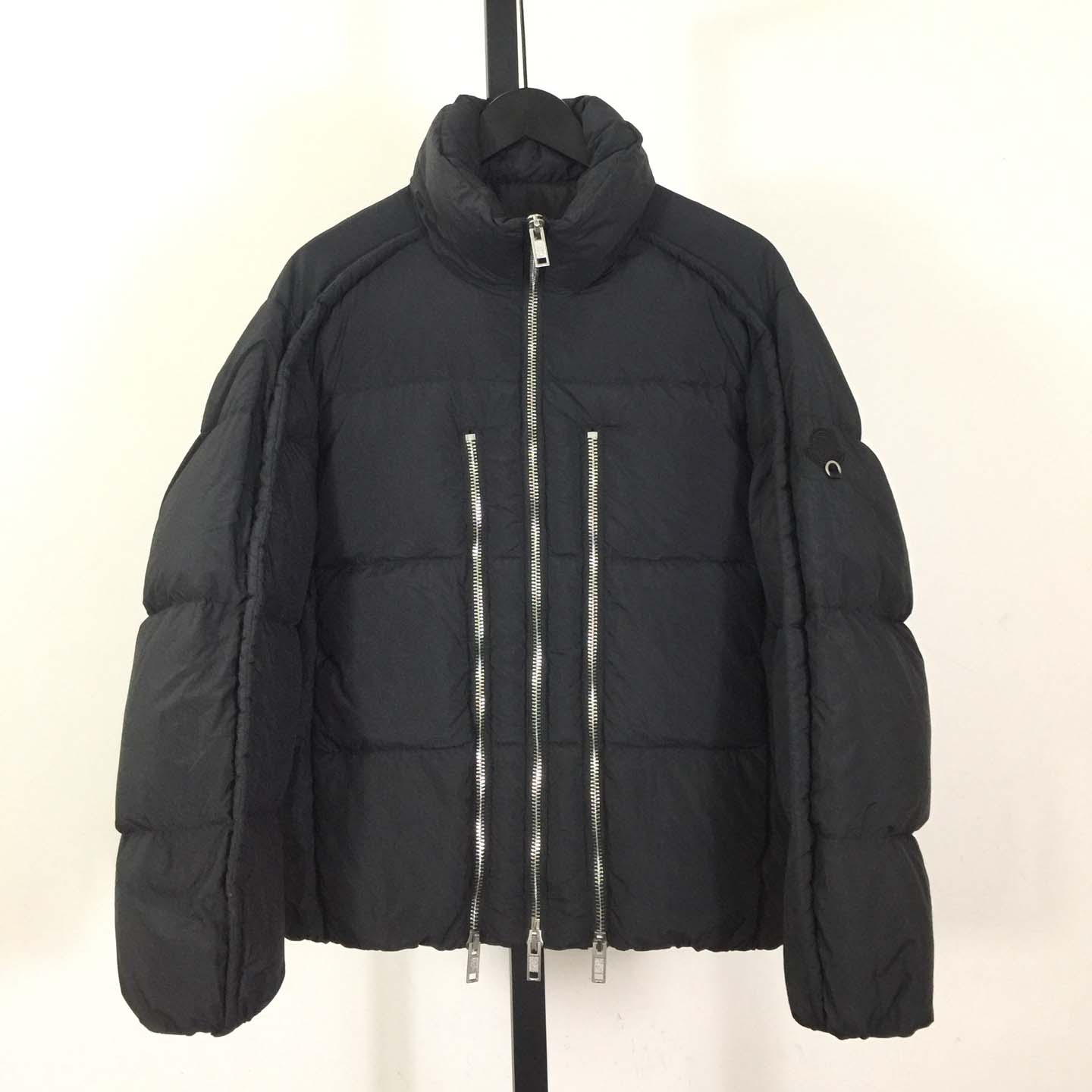 Moncler X Willow Smith Yael Down Jacket In Black - EUR FASHION