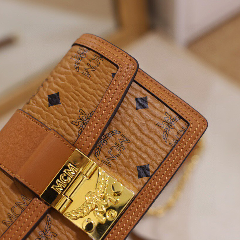 MCM Tracy Crossbody In Visetos （11x 18.5 x 5cm） - EUR FASHION