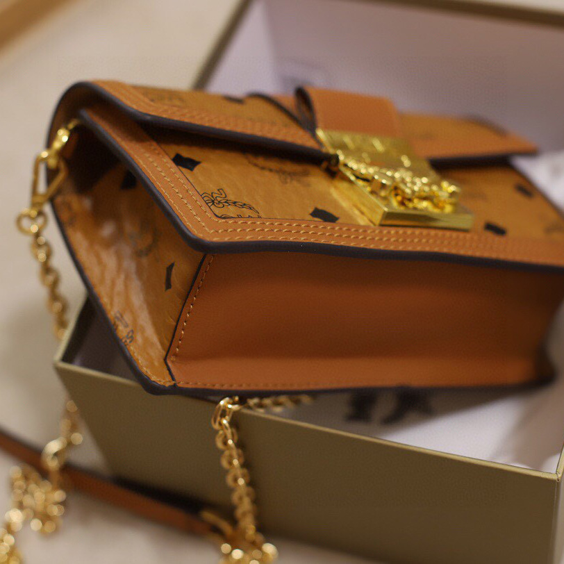 MCM Tracy Crossbody In Visetos （11x 18.5 x 5cm） - EUR FASHION