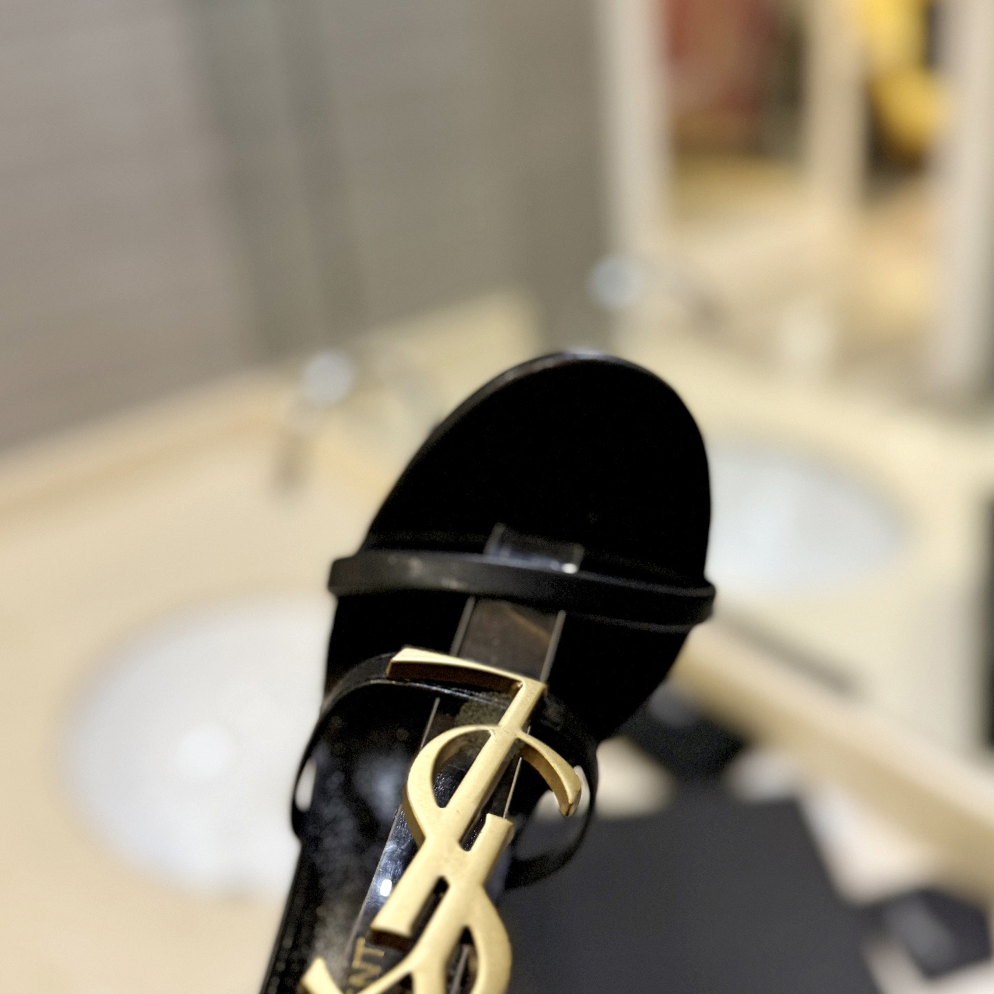 Saint Laurent Cassandra Sandals In Patent Leather - EUR FASHION