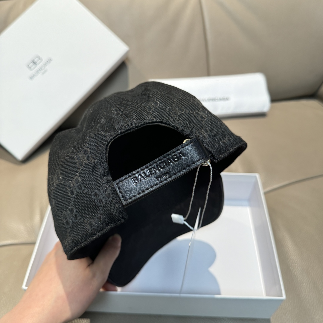 Balenciaga Cap - EUR FASHION