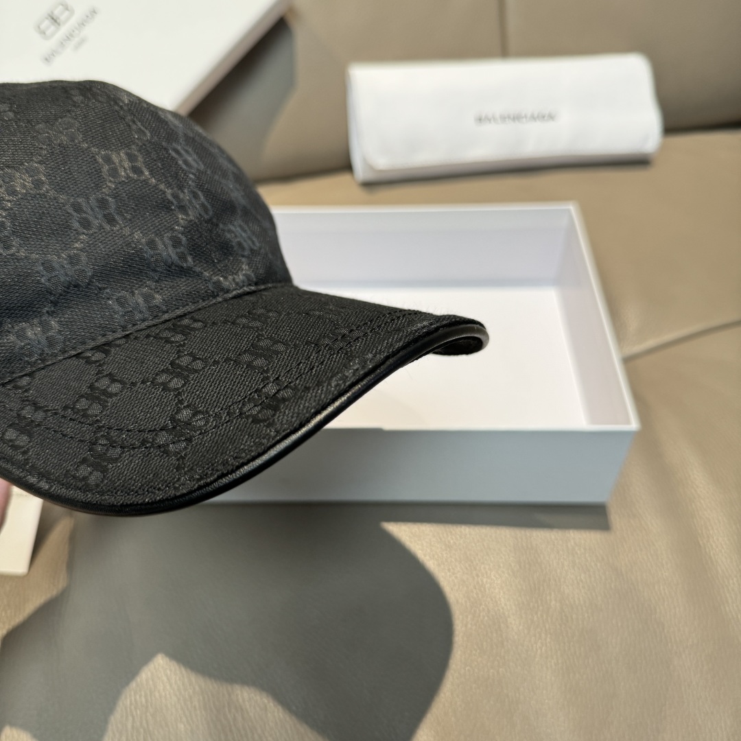 Balenciaga Cap - EUR FASHION