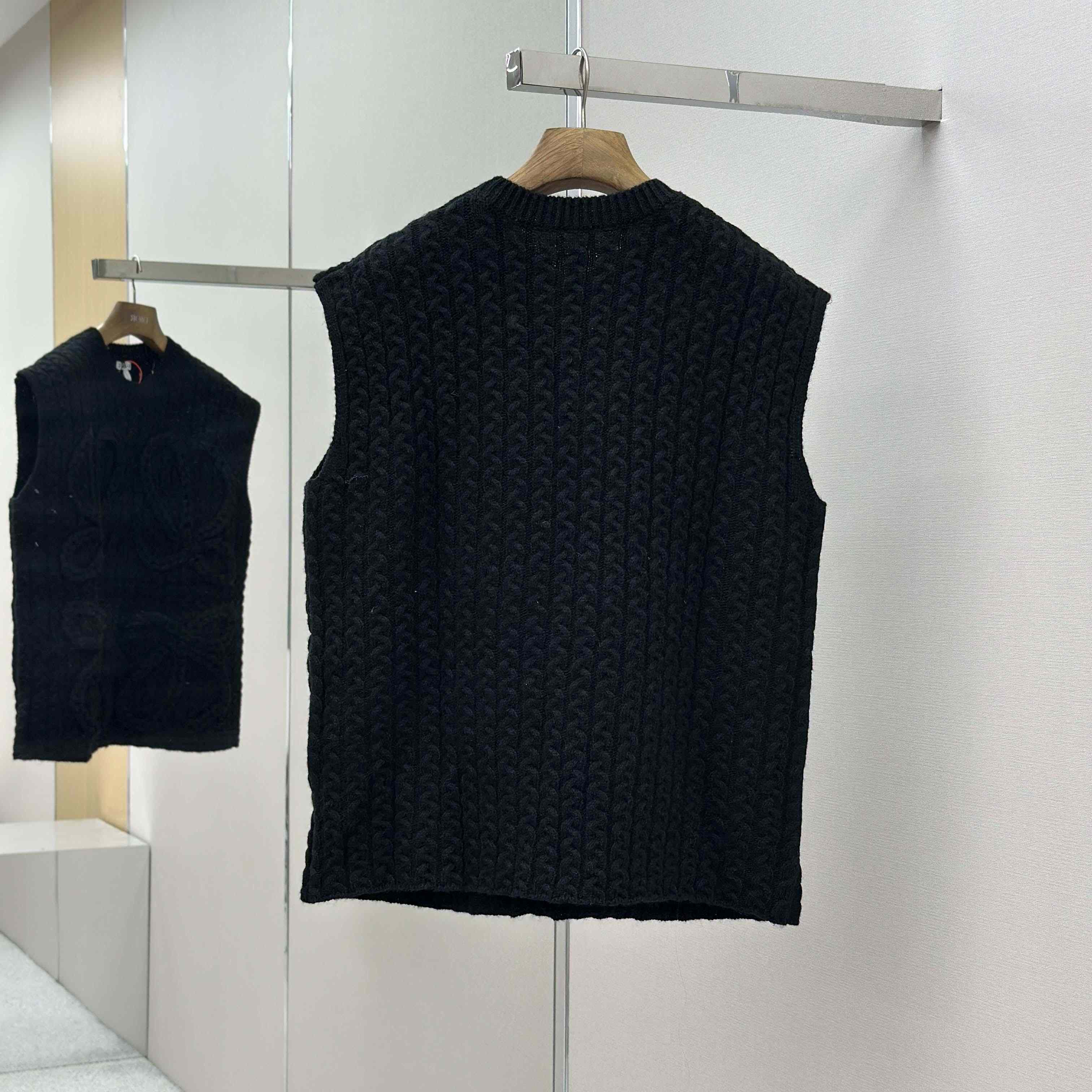 Loewe Vest In Wool - EUR FASHION