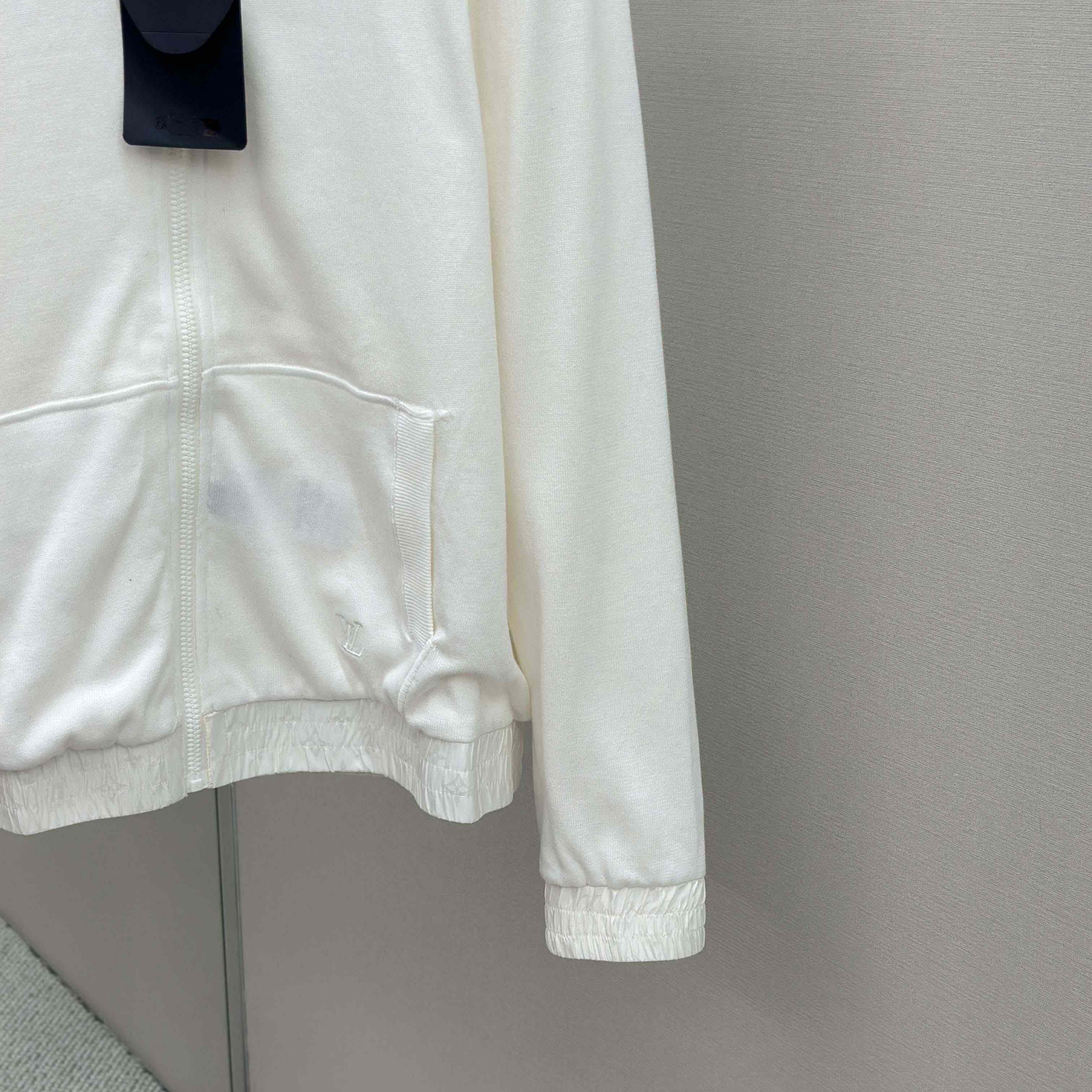 Louis Vuitton Monogram Reversible Light Bomber   1AHUWH - EUR FASHION
