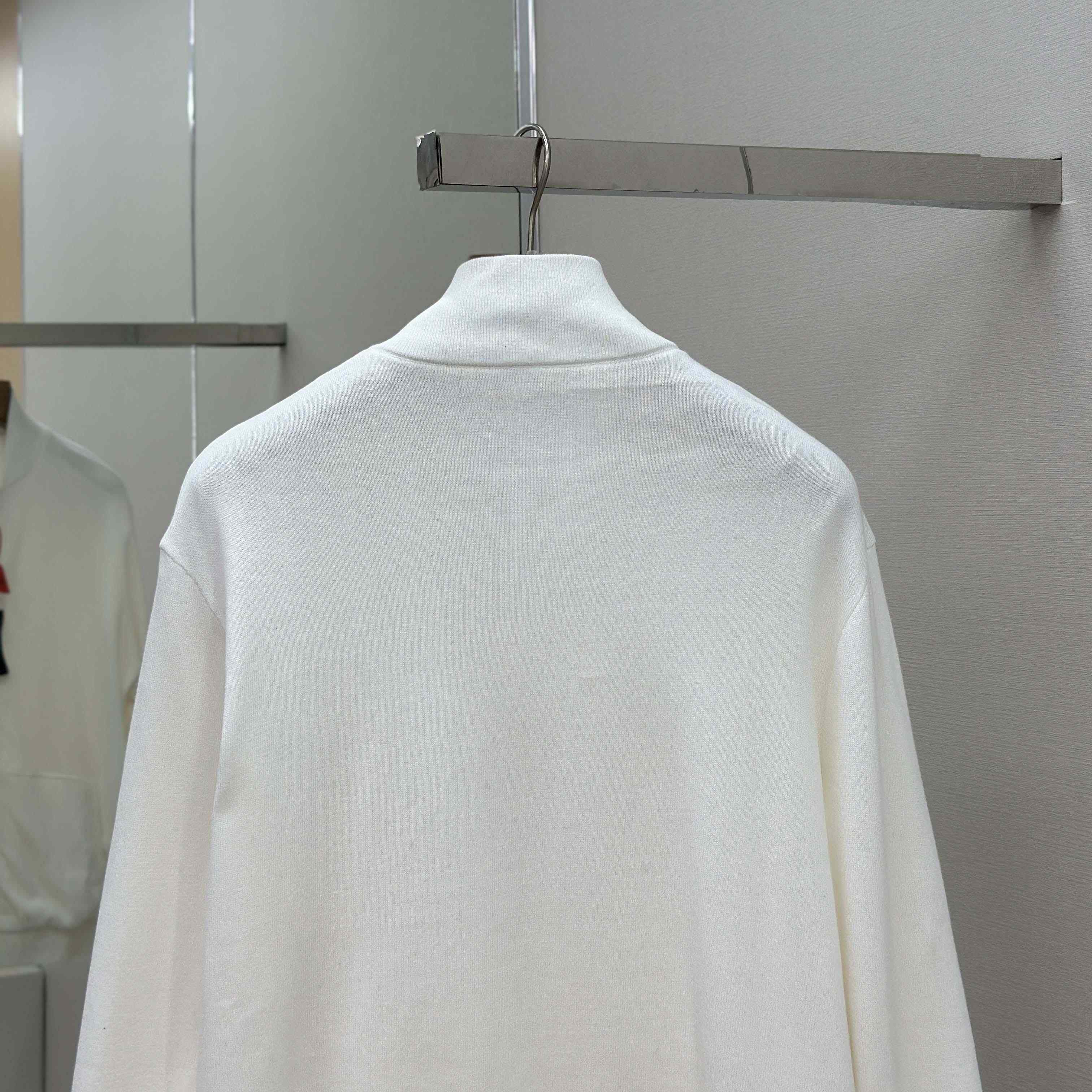 Louis Vuitton Monogram Reversible Light Bomber   1AHUWH - EUR FASHION