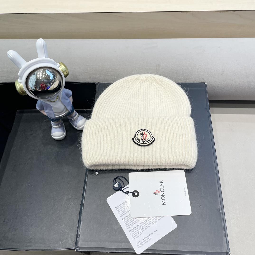 Moncler Beanie  - EUR FASHION