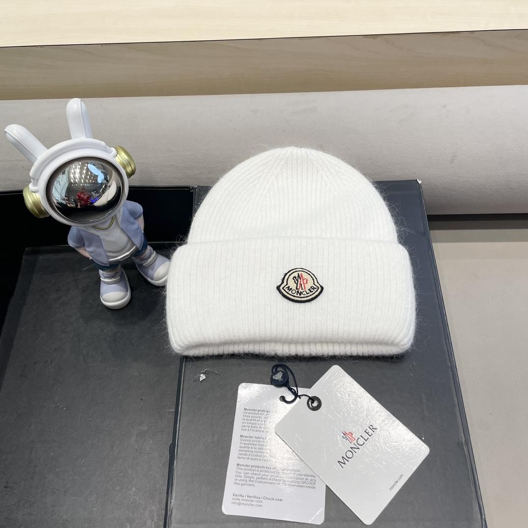 Moncler Beanie  - EUR FASHION