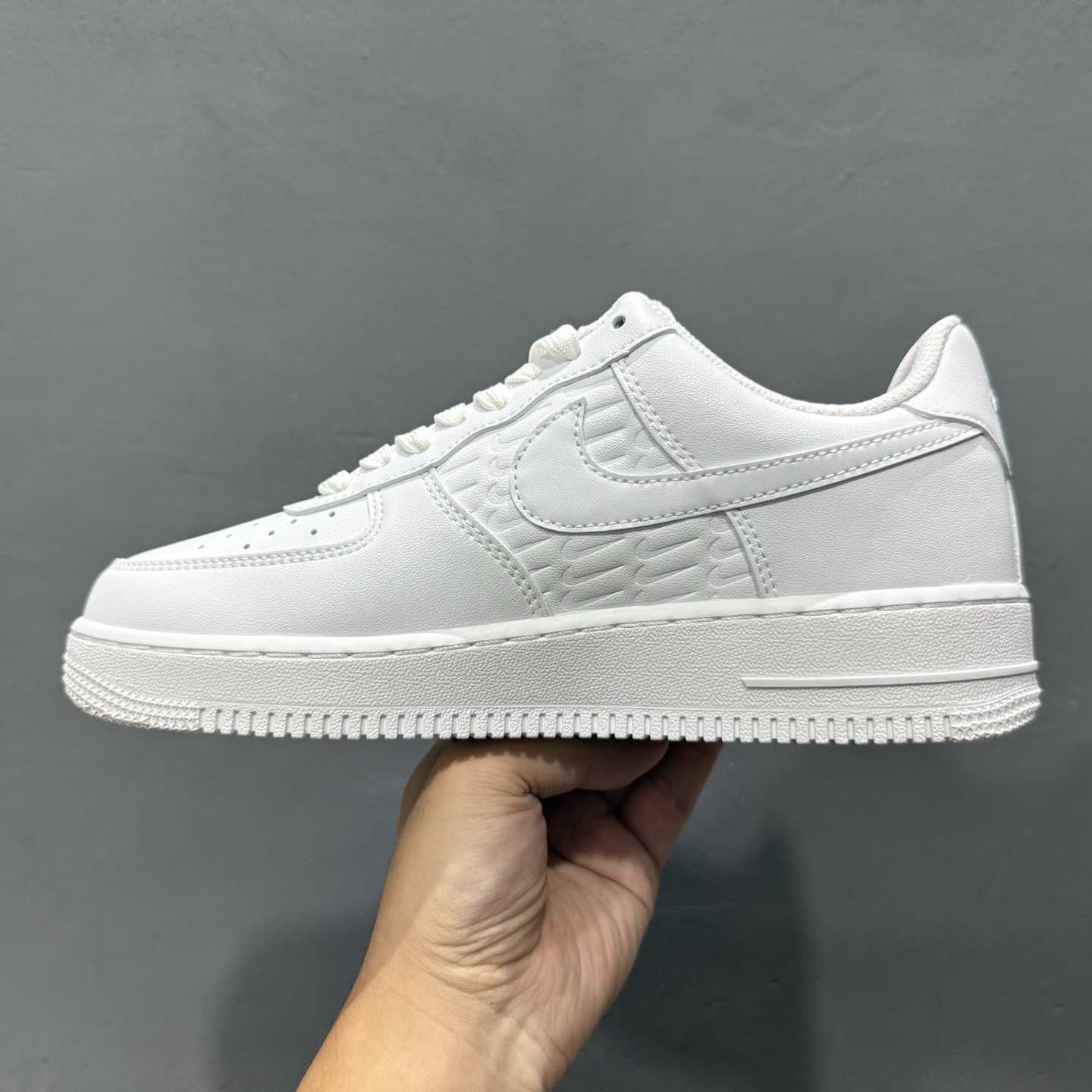 Nike Air Force 1 '07     IH4475-100 - EUR FASHION