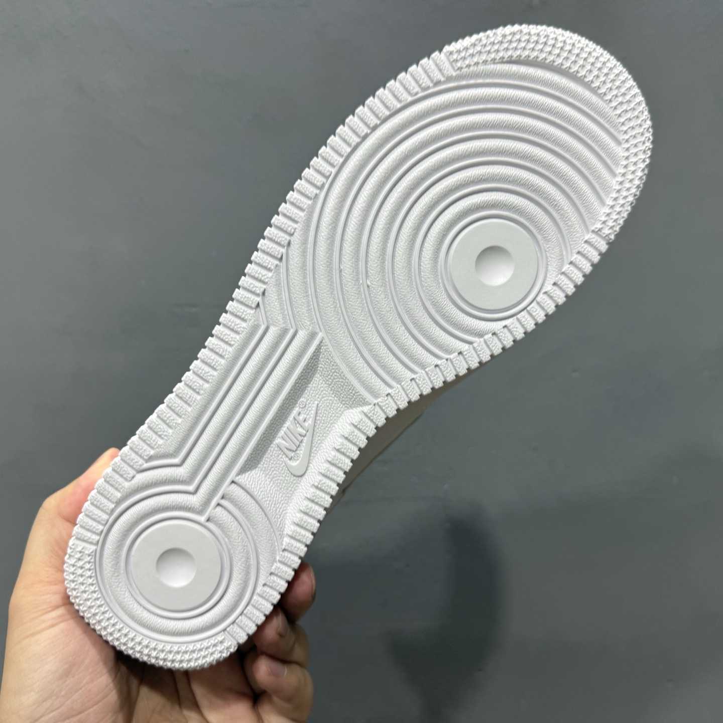 Nike Air Force 1 '07     IH4475-100 - EUR FASHION