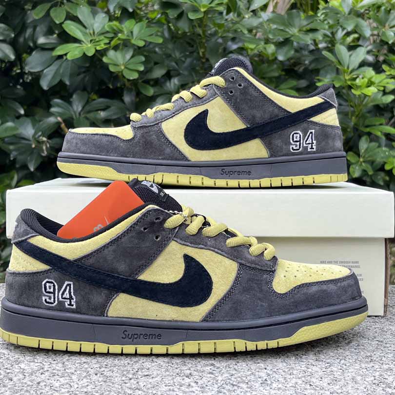 Supreme x Nike SB Dunk Low   HQ8487-300 - EUR FASHION