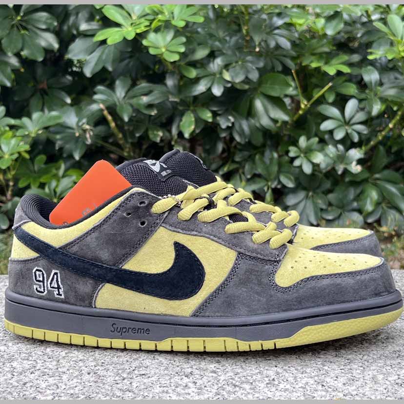 Supreme x Nike SB Dunk Low   HQ8487-300 - EUR FASHION