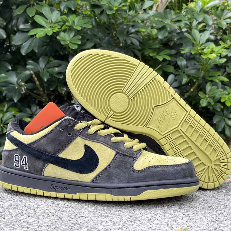 Supreme x Nike SB Dunk Low   HQ8487-300 - EUR FASHION