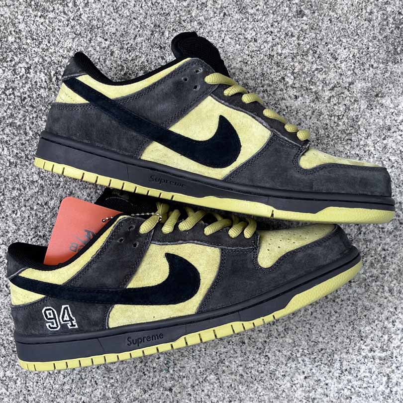 Supreme x Nike SB Dunk Low   HQ8487-300 - EUR FASHION